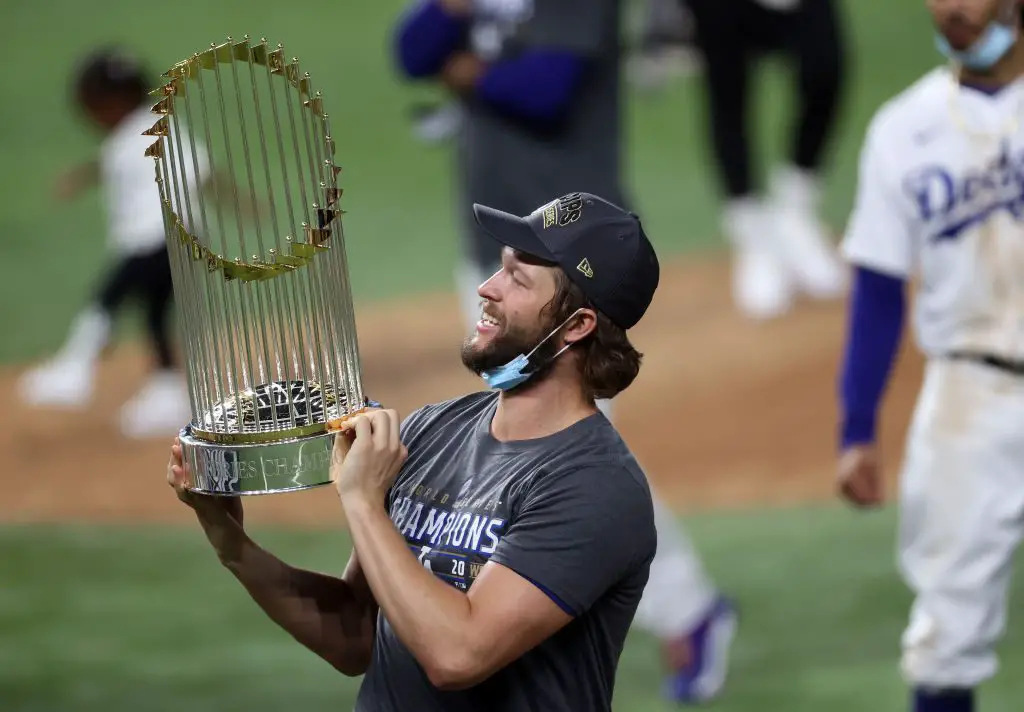 Dodgers News: Watch Clayton Kershaw Warm-Up in the Bullpen for All