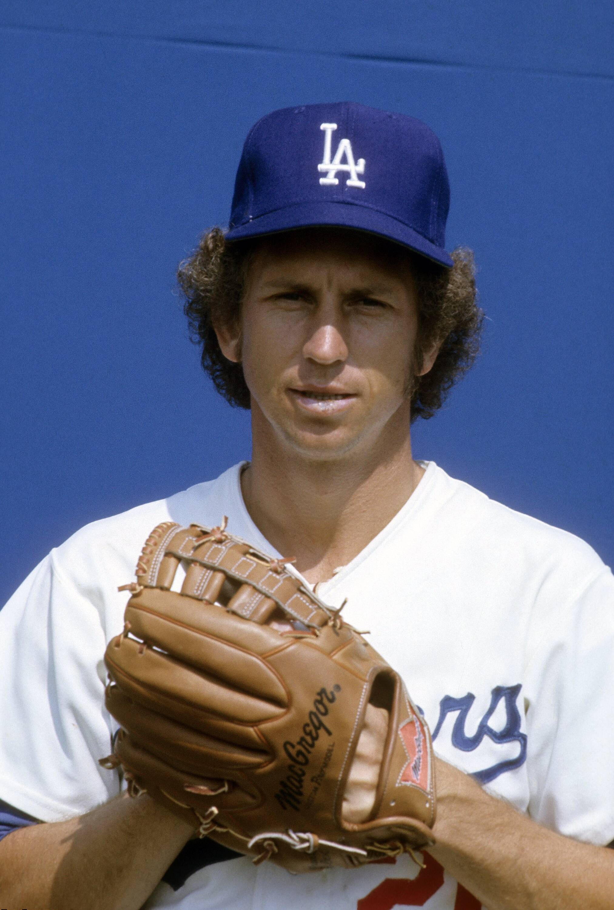 Don Sutton, Hall of Fame pitcher for Dodgers, has died at 75