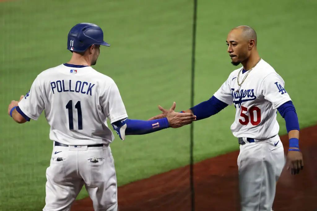 Dodgers News: Cody Bellinger Named Gold Glove Award Finalist