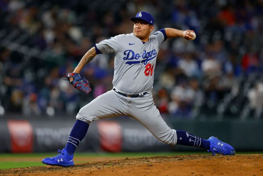 Dodgers Roster: Victor Gonzalez Placed On Injured List, Garrett