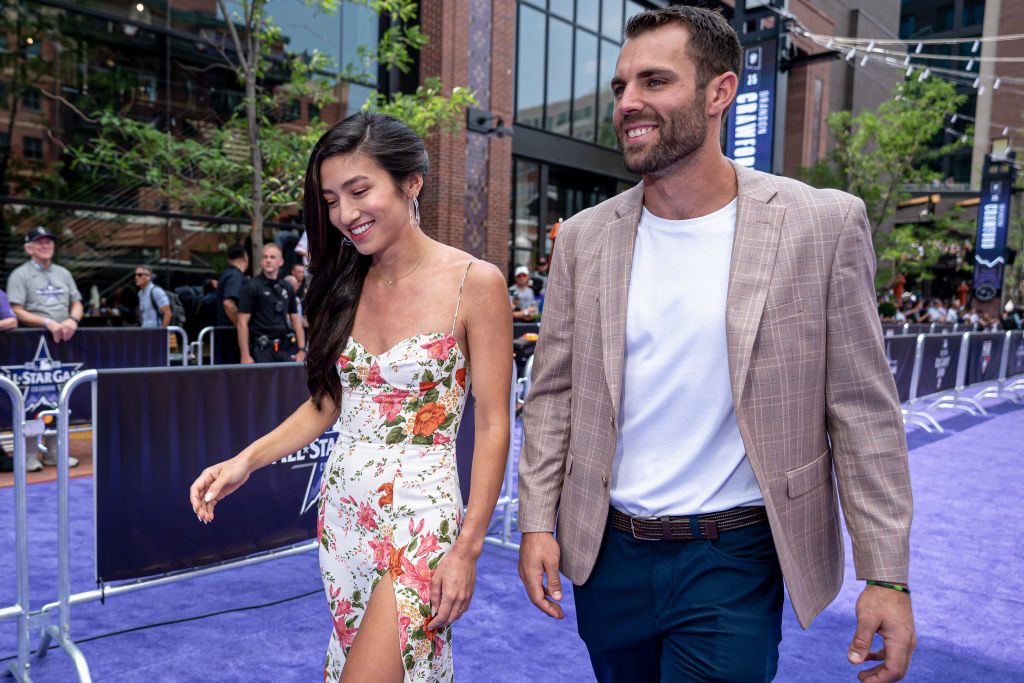 Dodgers News: Mary and Chris Taylor Get Married in Beautiful Hawaii  Ceremony - Inside the Dodgers
