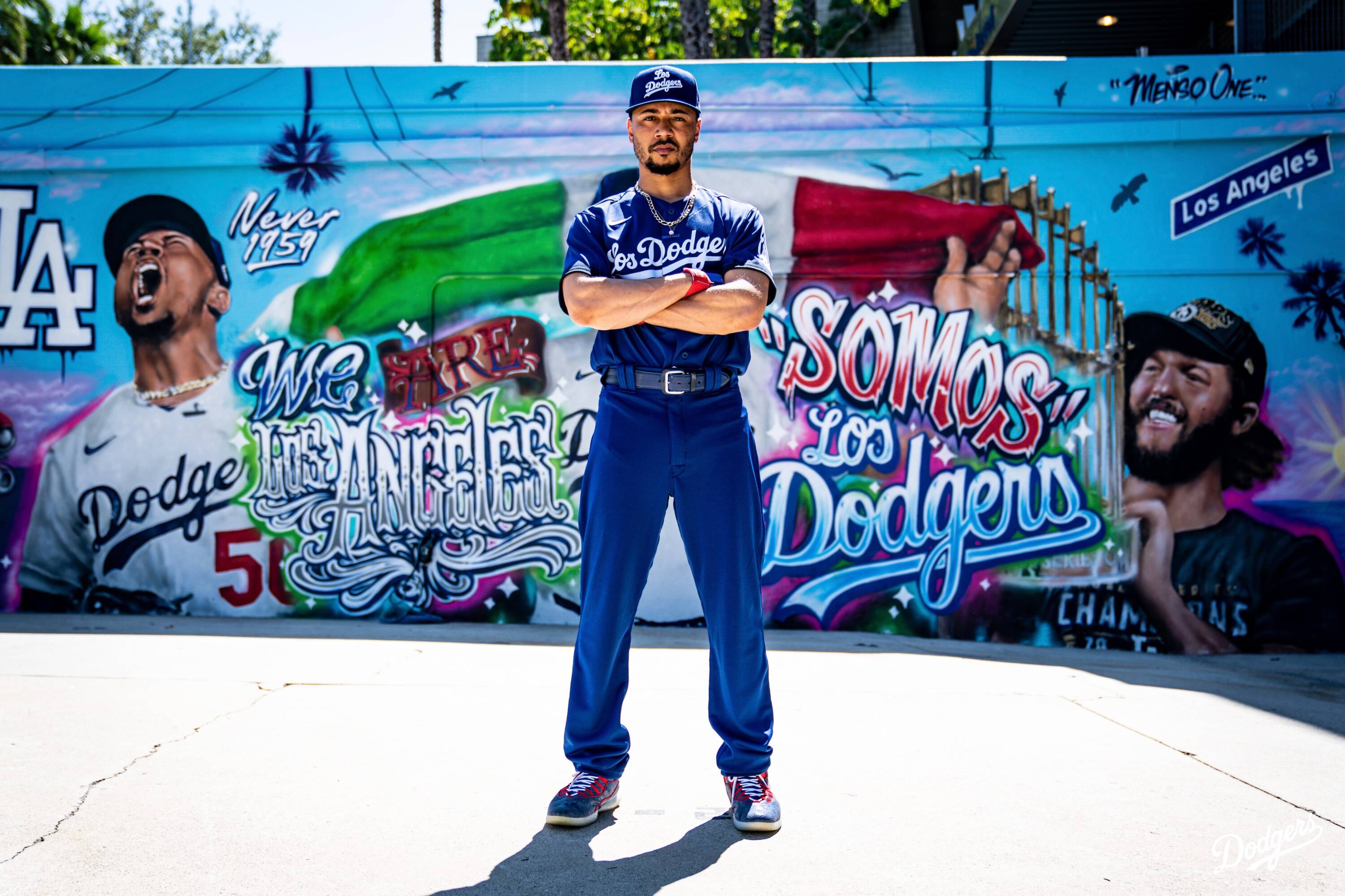 Dodgers City Connect jersey unveiled, plus new Dodger Stadium murals 