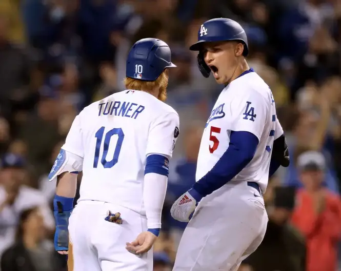 Corey Seager of Los Angeles Dodgers to return for World Series
