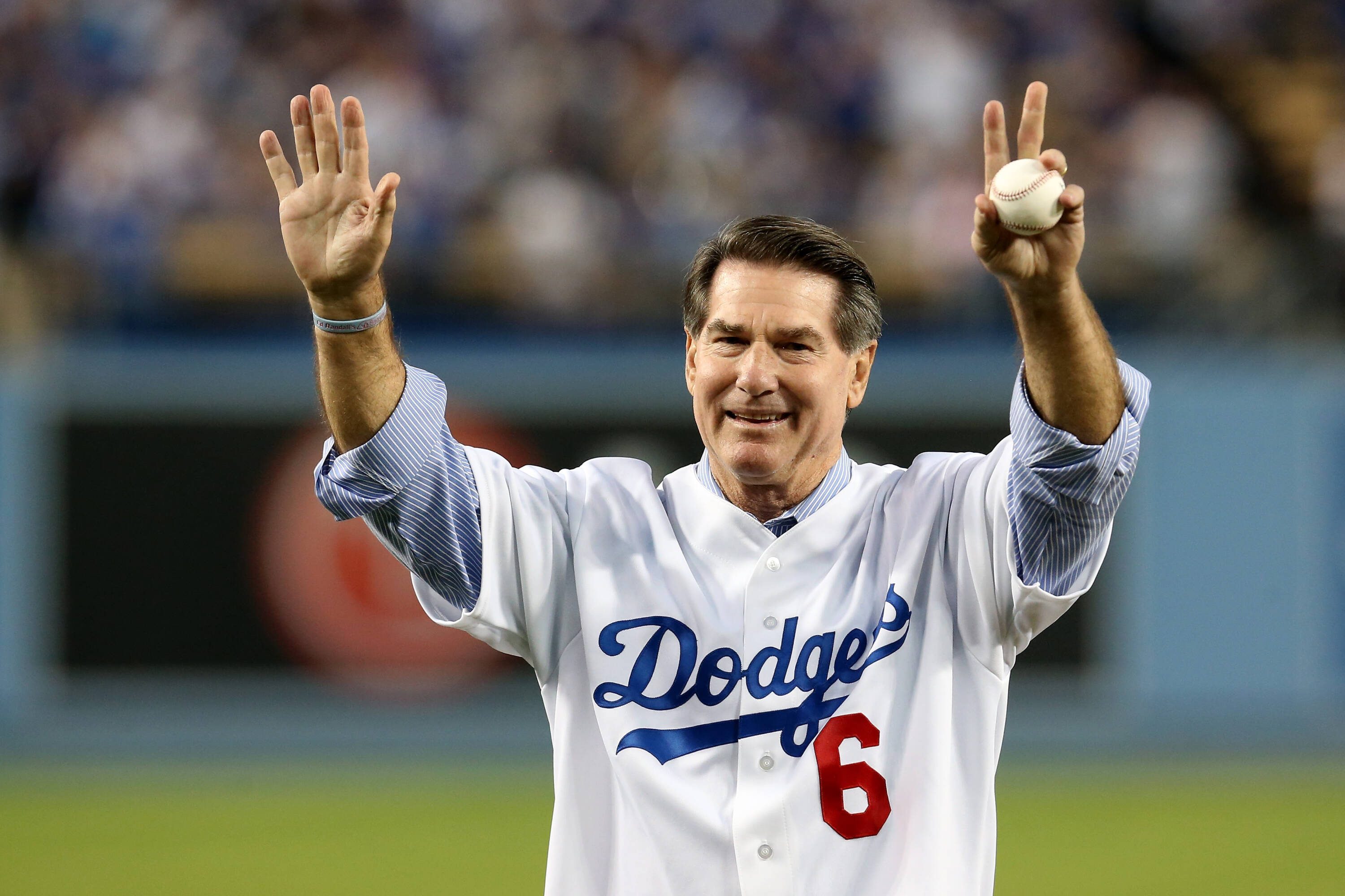 San Diego Padres first baseman Steve Garvey (L) celebrates his