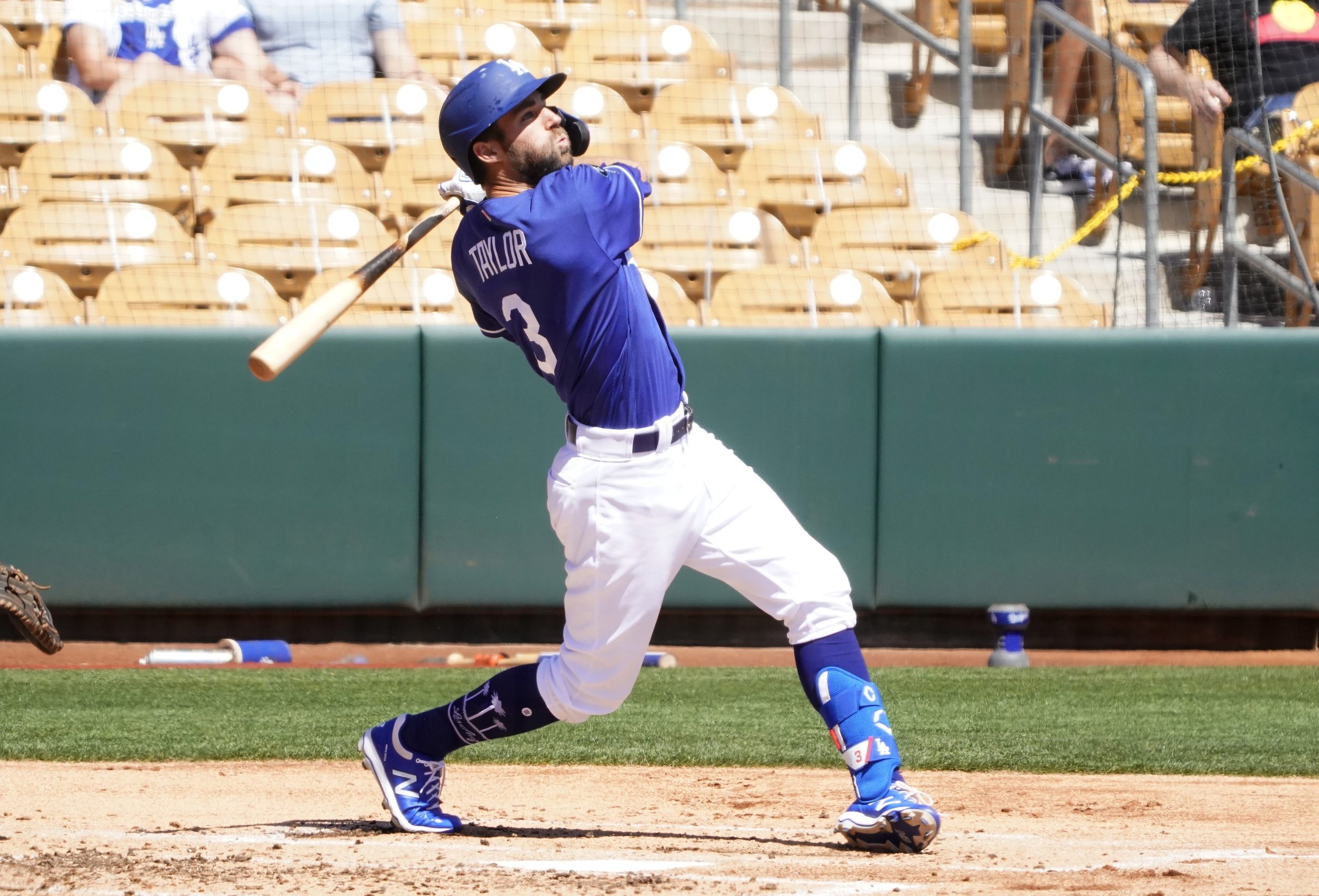 Dodgers' Chris Taylor reveals he had offseason elbow surgery - Los