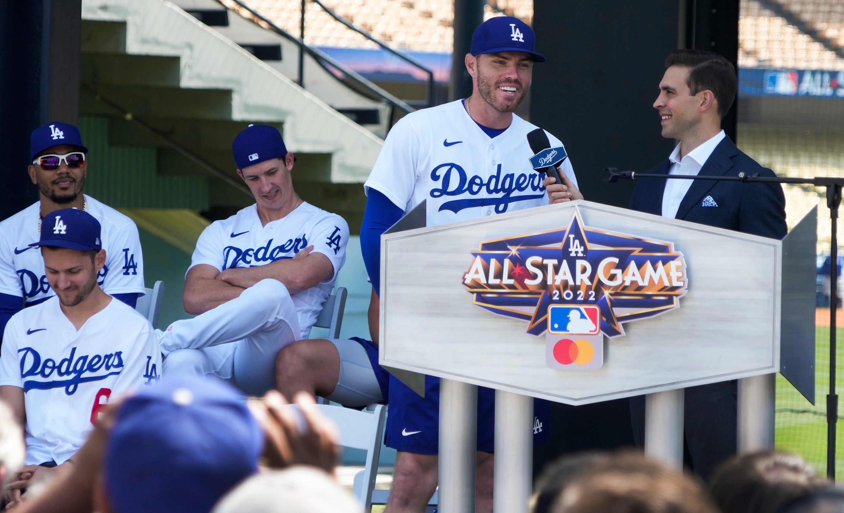 MLB All-Star Celebrity Softball Game: Giants Villain Roasts Dodgers Fans -  Inside the Dodgers