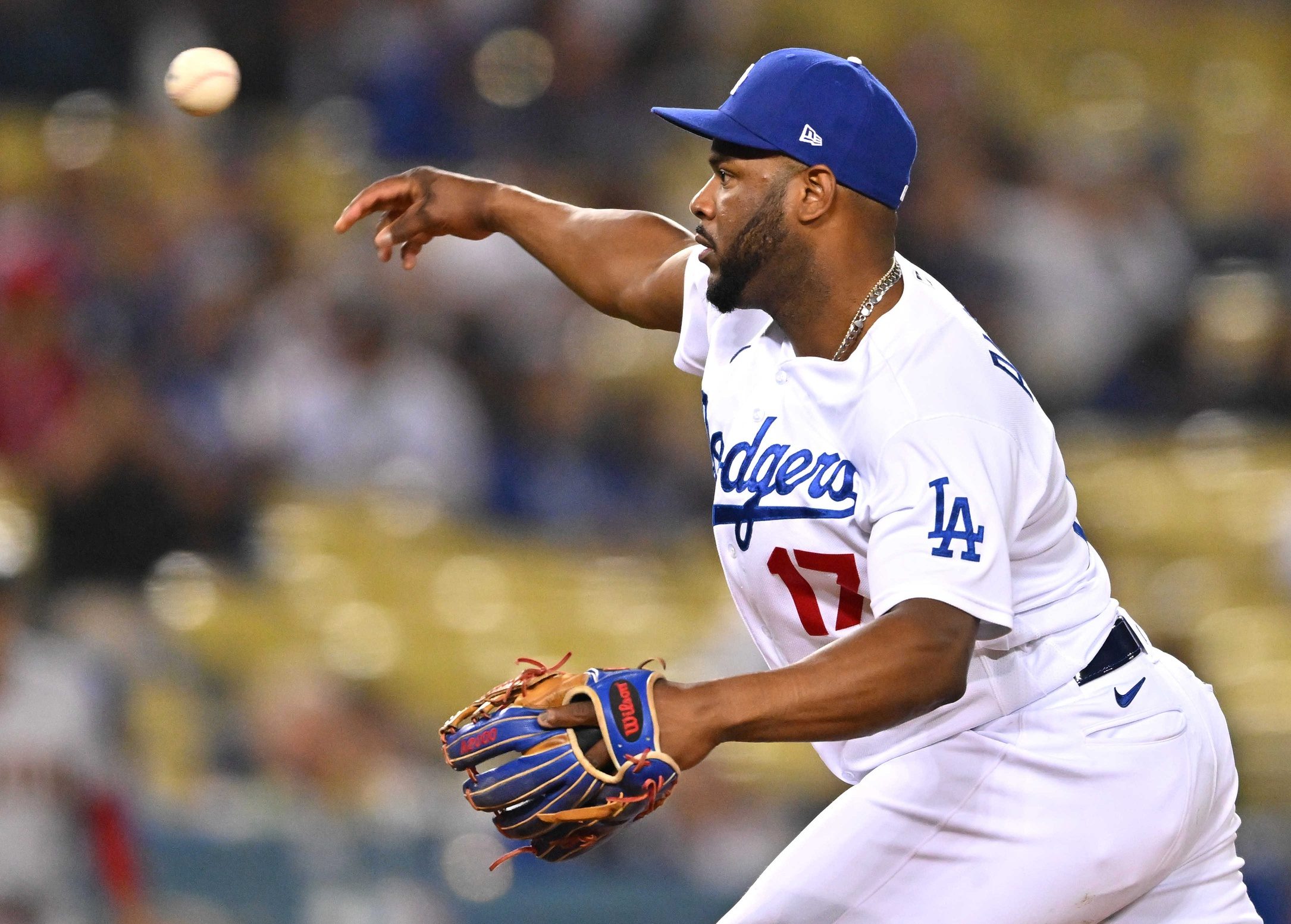 Dodgers: Watch Hanser Alberto Make His LA Pitching Debut