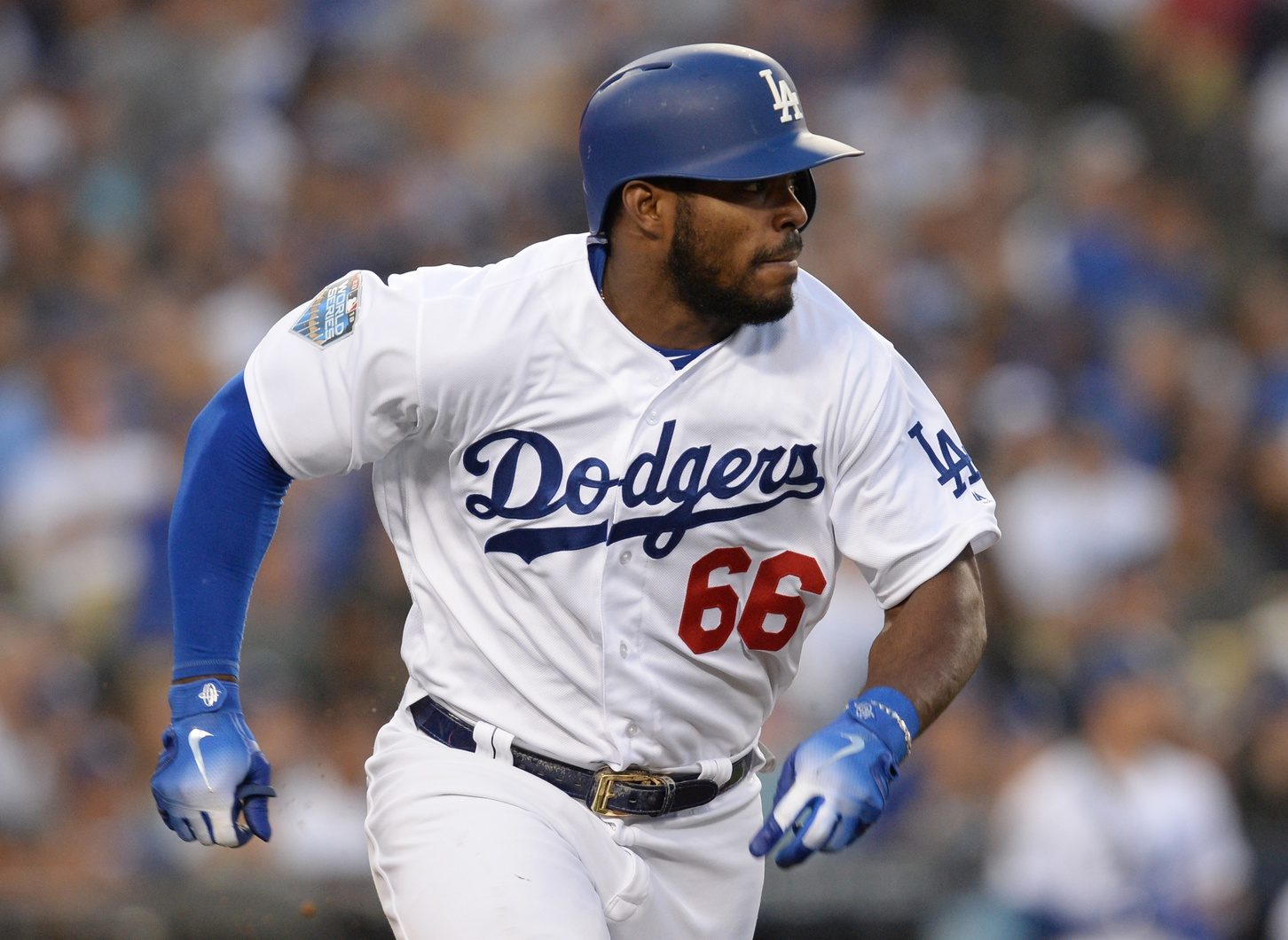 Yasiel Puig homers in 11th, Dodgers beat Reds