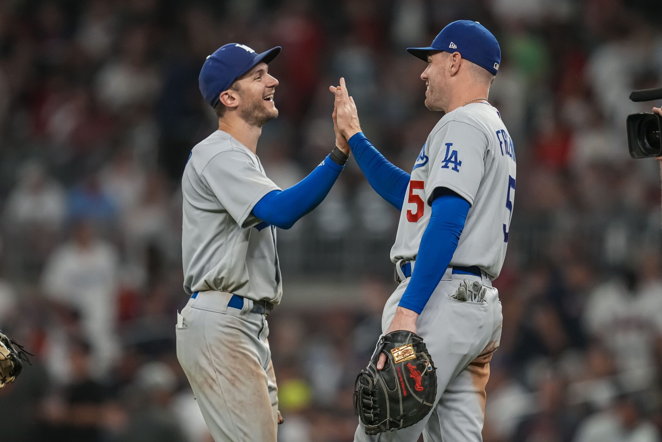 MLB - Trea Turner puts the Dodgers on the board early.