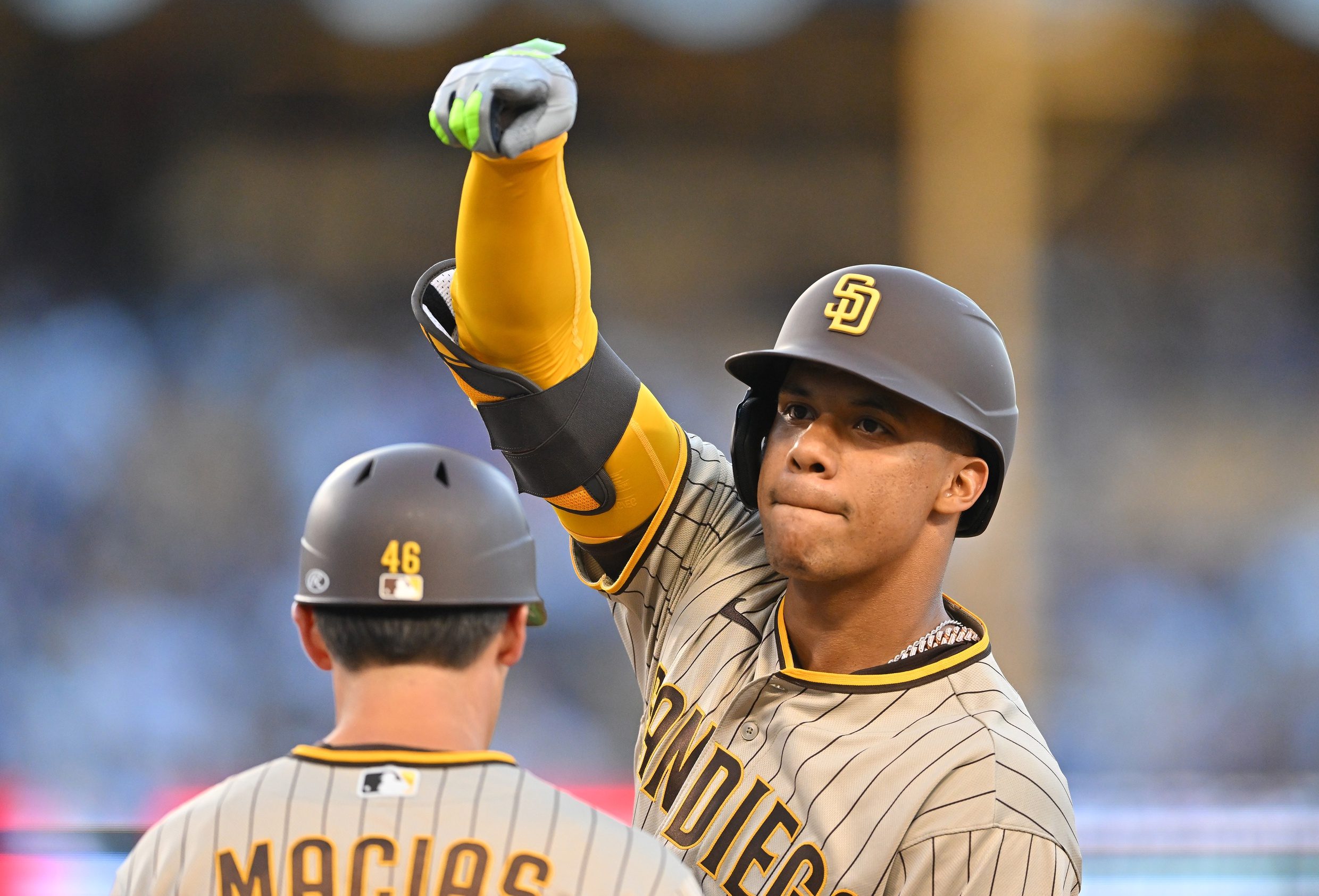 JUAN SOTO DEBUT!! All-Star joins Padres, gets huge cheers from San Diego  fans!! 