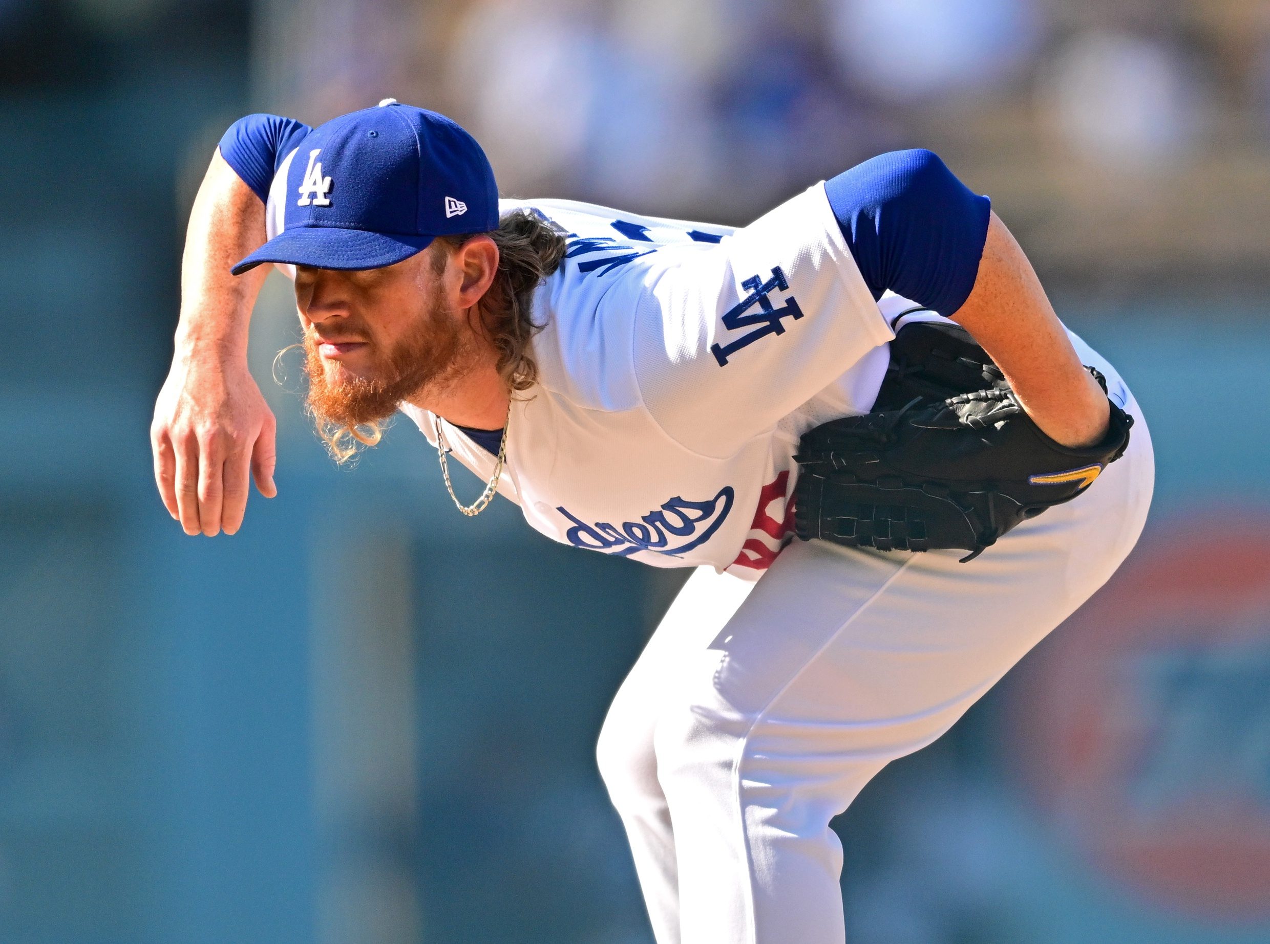 Dodgers closer Kimbrel walks out to 'Let It Go