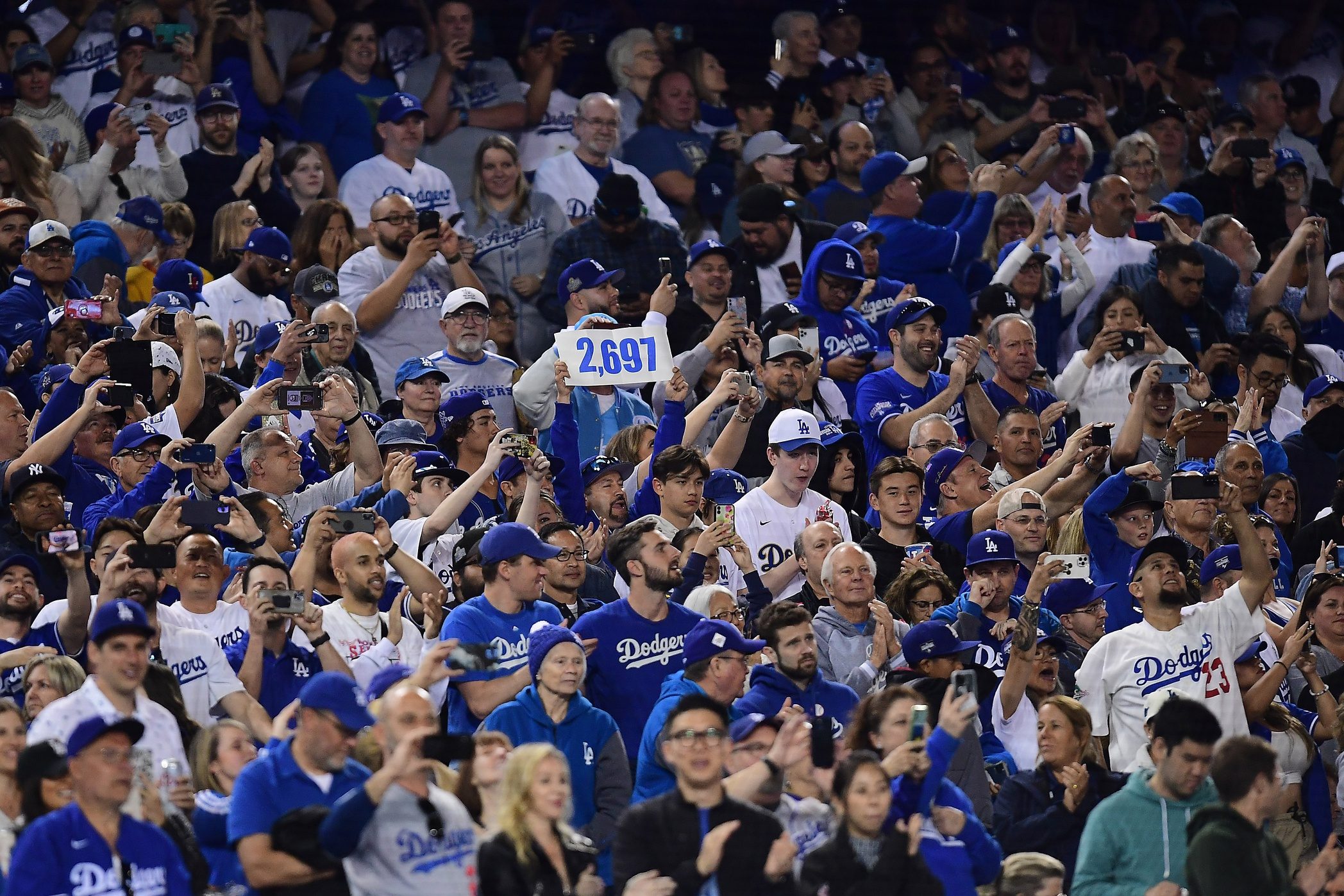 dodgers fans buying padres gear