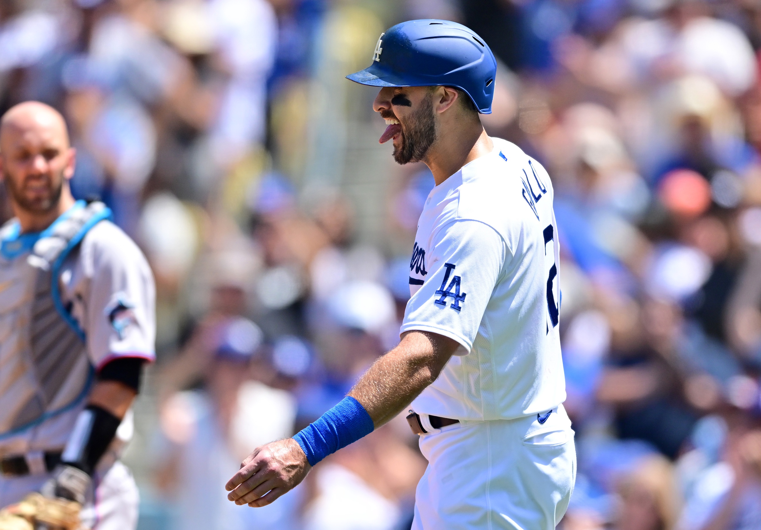 Dodgers' Joey Gallo is the rare former All-Star who embraces a
