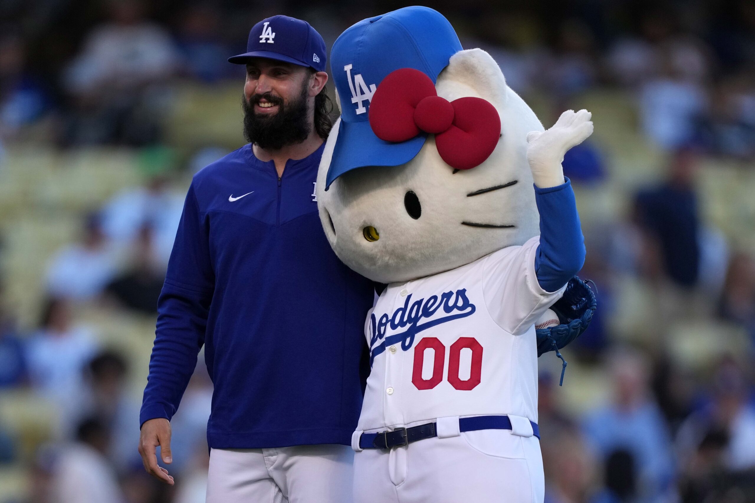 Hello Kitty in Dodger uniform  Hello kitty pictures, Dodgers, Kitty