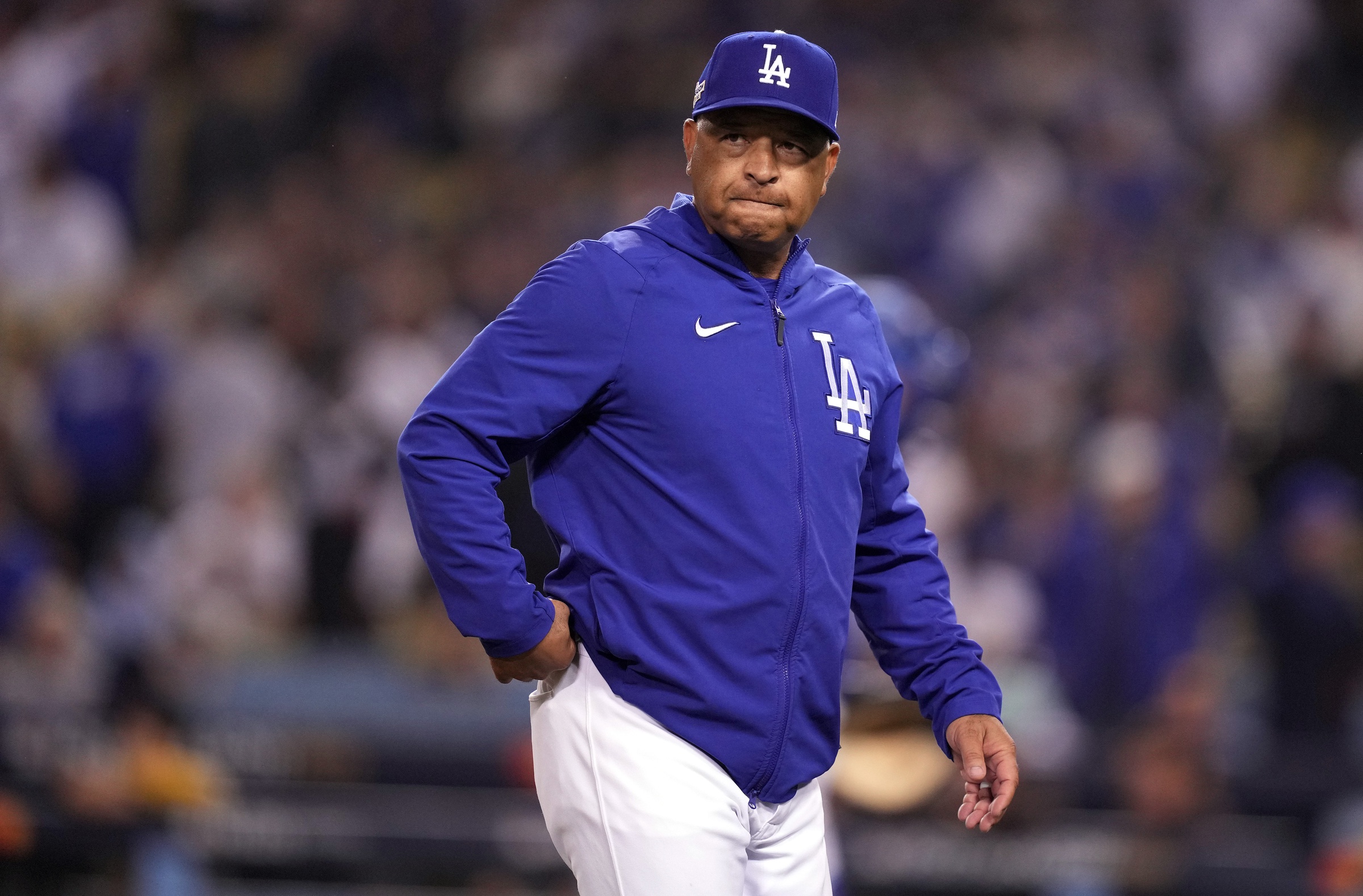 Dodgers News: Dave Roberts Talks Latest on Victor Gonzalez