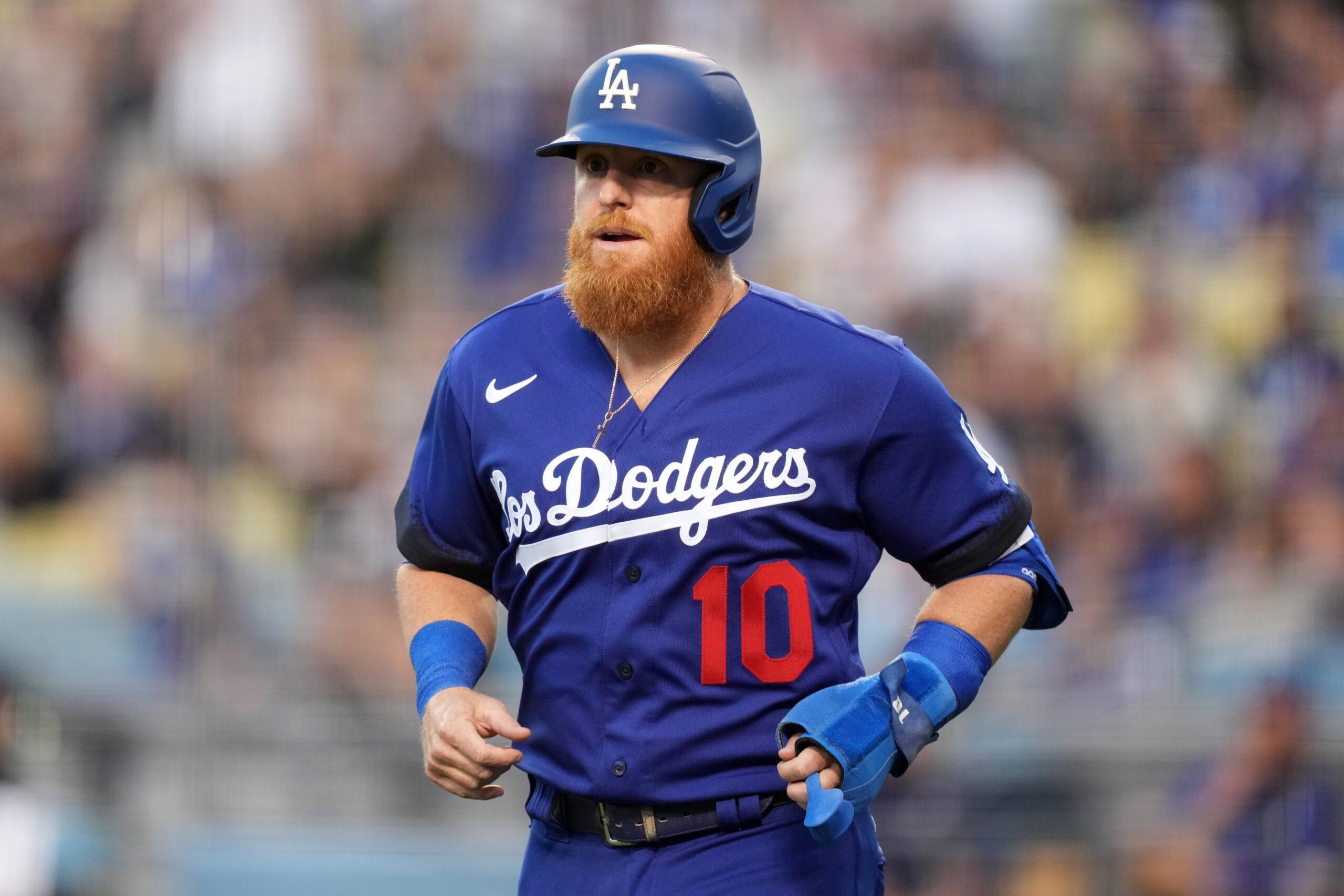 Justin Turner contract: Dodgers re-sign third baseman to two-year