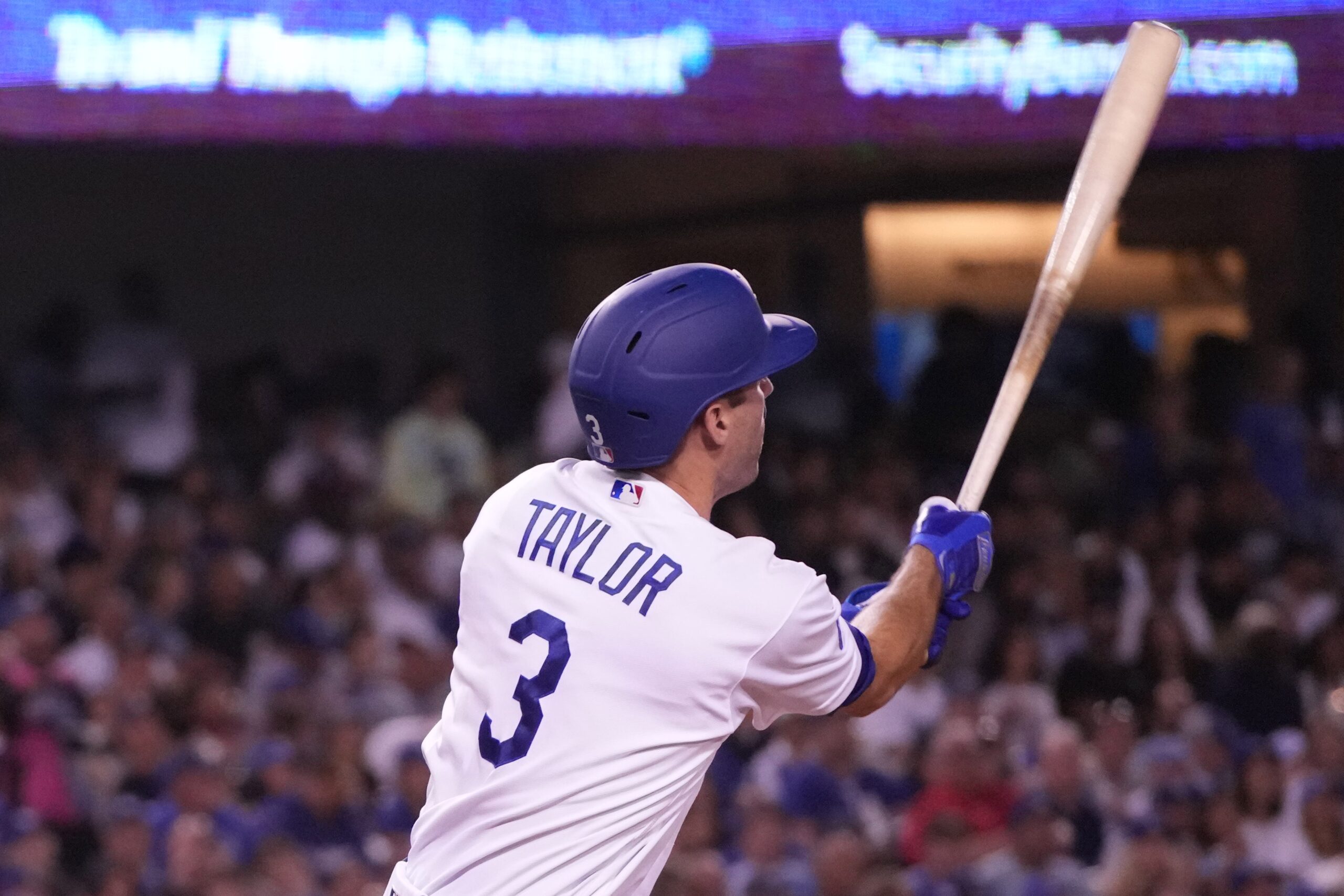 Current, former Dodgers support Chris Taylor's charity event in El