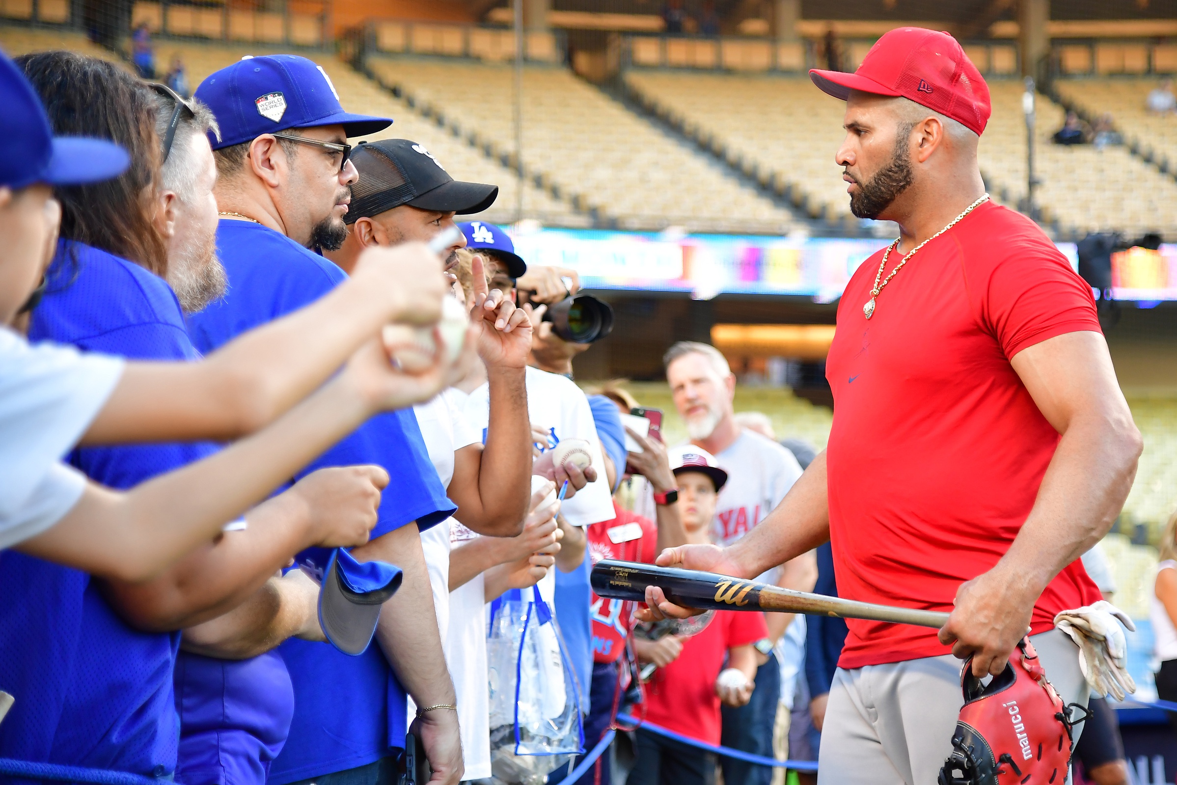 LEADING OFF: Dodgers star Pujols back at Busch Stadium