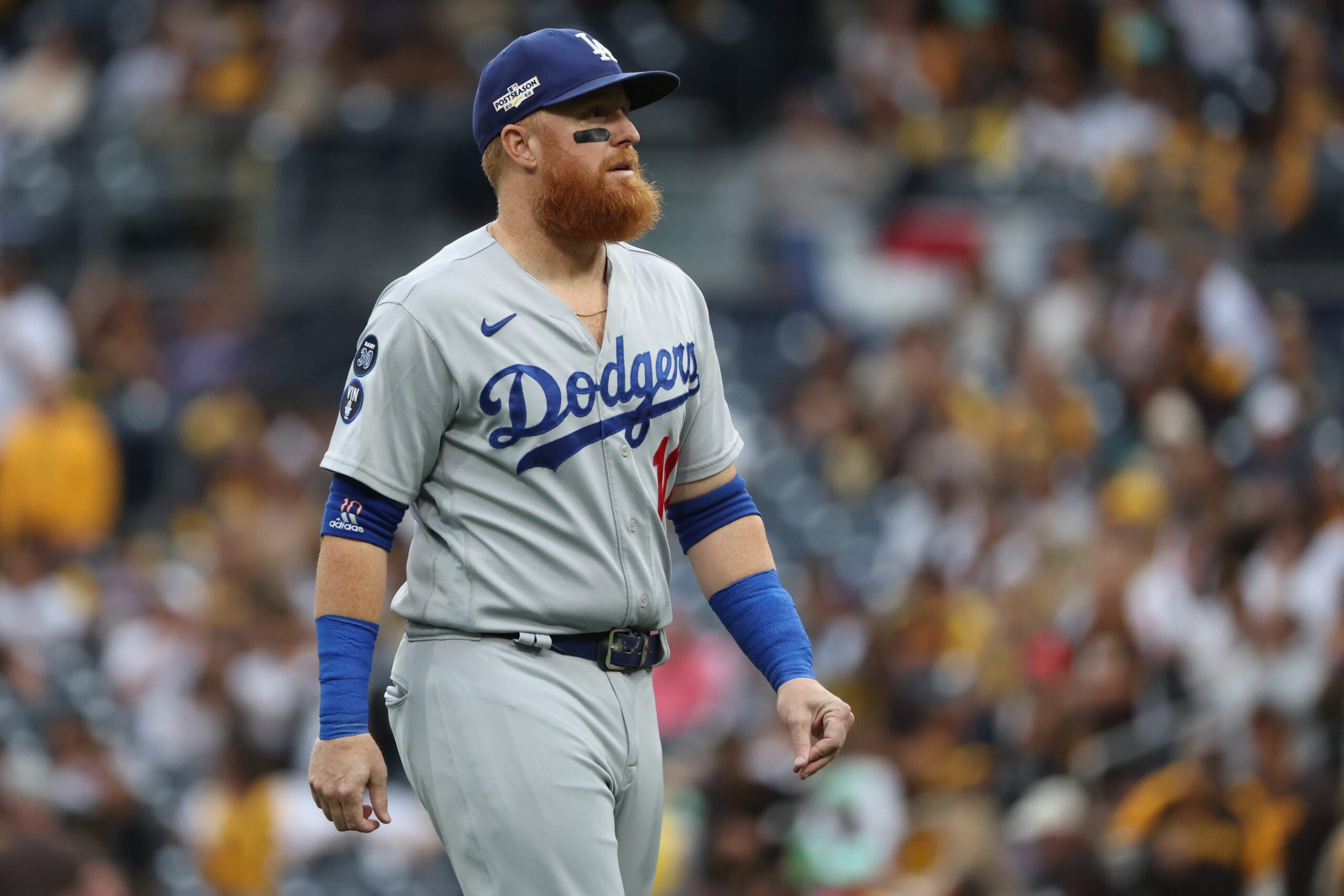 Justin Turner contract: Dodgers re-sign third baseman to two-year