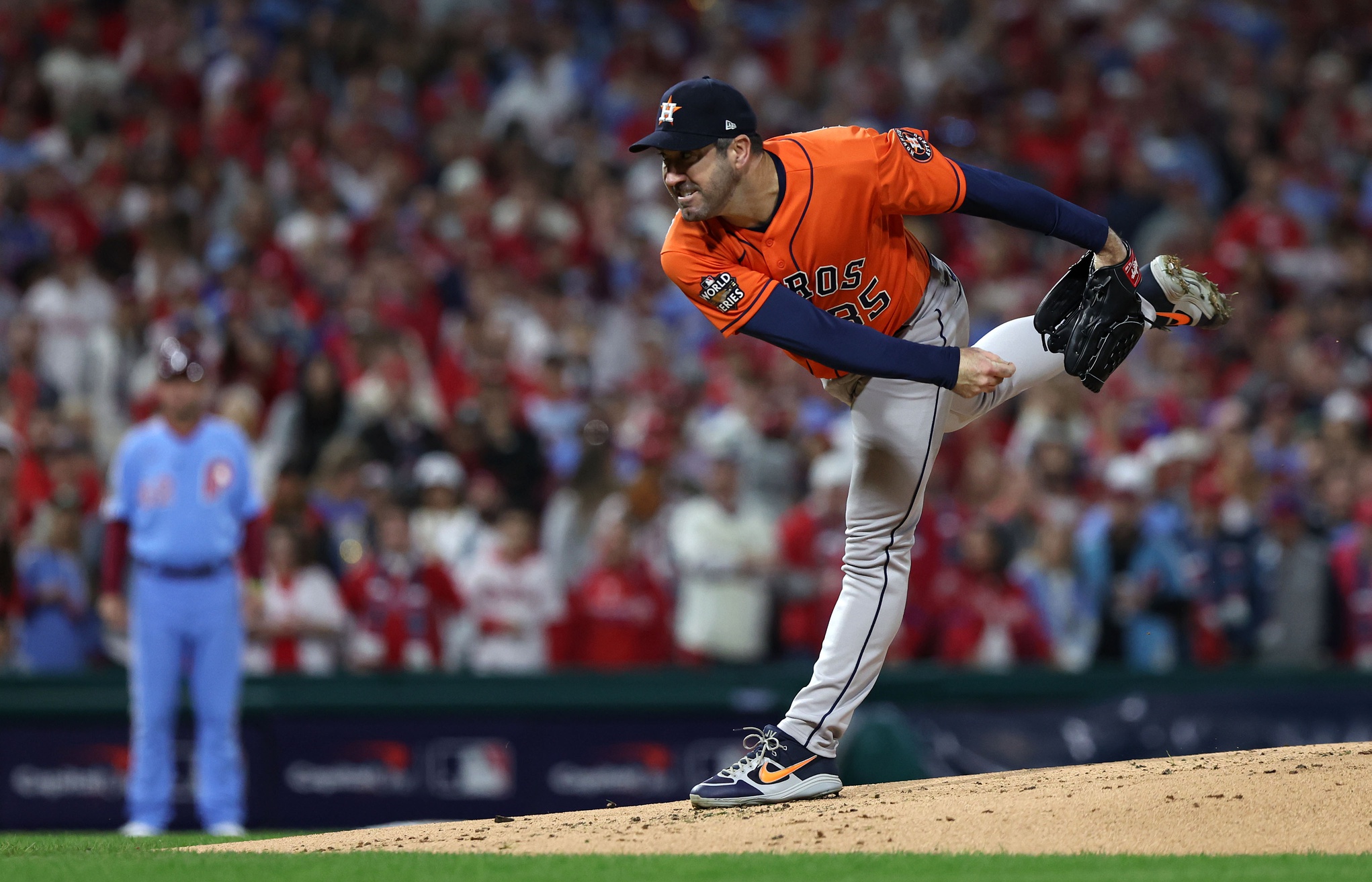 Houston Astros bring back veteran ace Justin Verlander in trade with New  York Mets