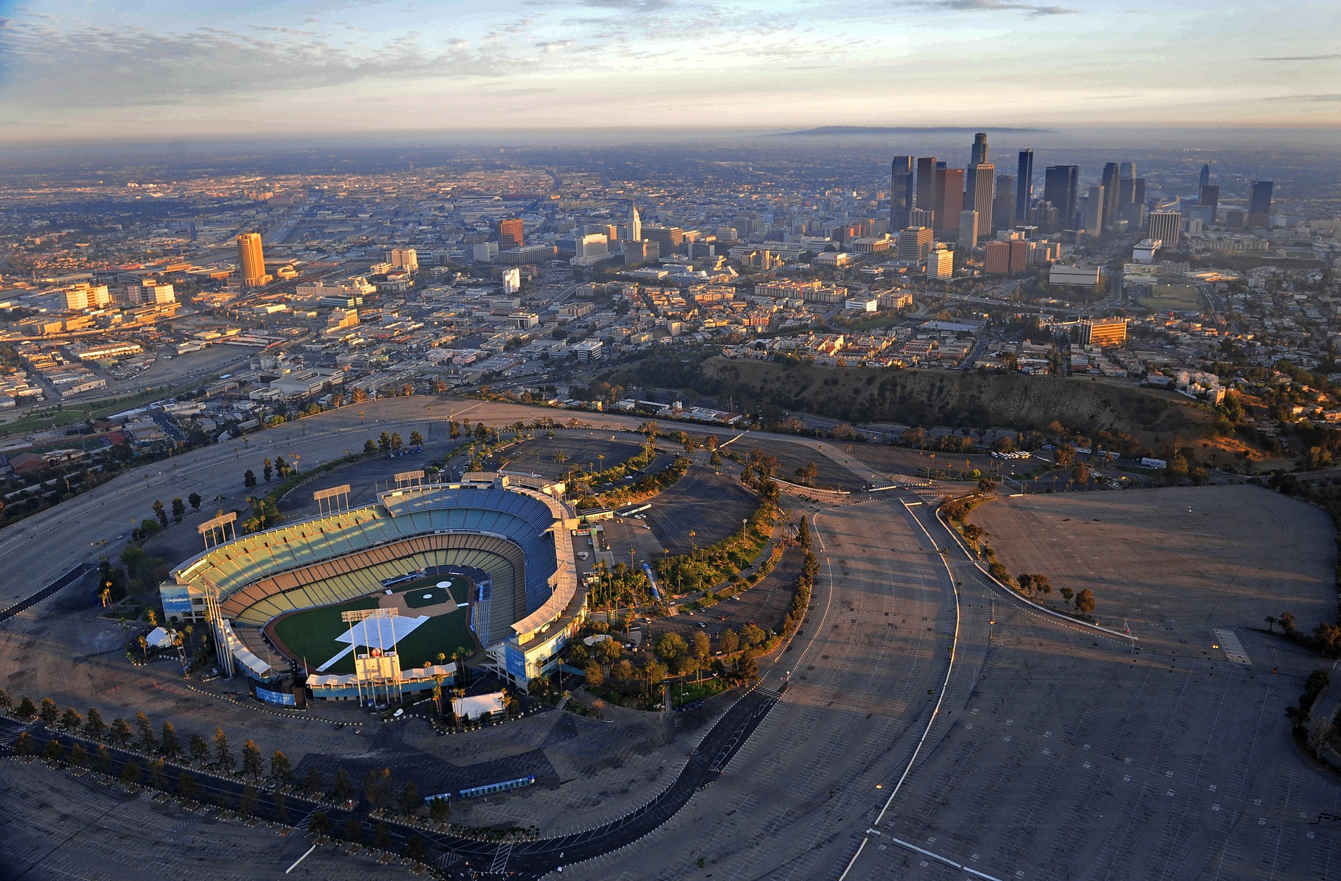 SportsNet LA on X: Rise and shine. ☀️ The #Dodgers are back! #OpeningDay