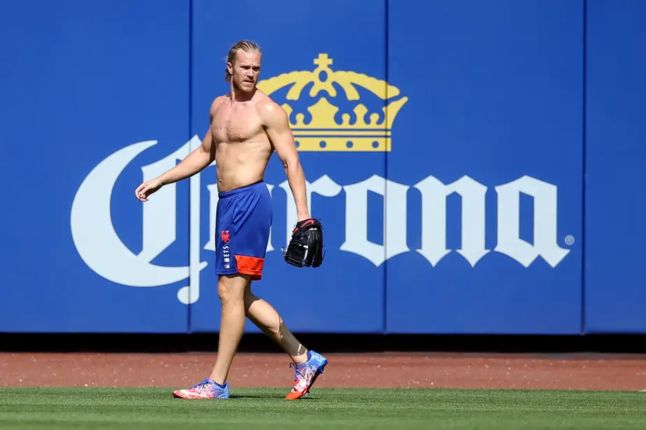 Dodgers Spring Training Videos: Julio Urías & Noah Syndergaard Throw Live  Bullpen Sessions