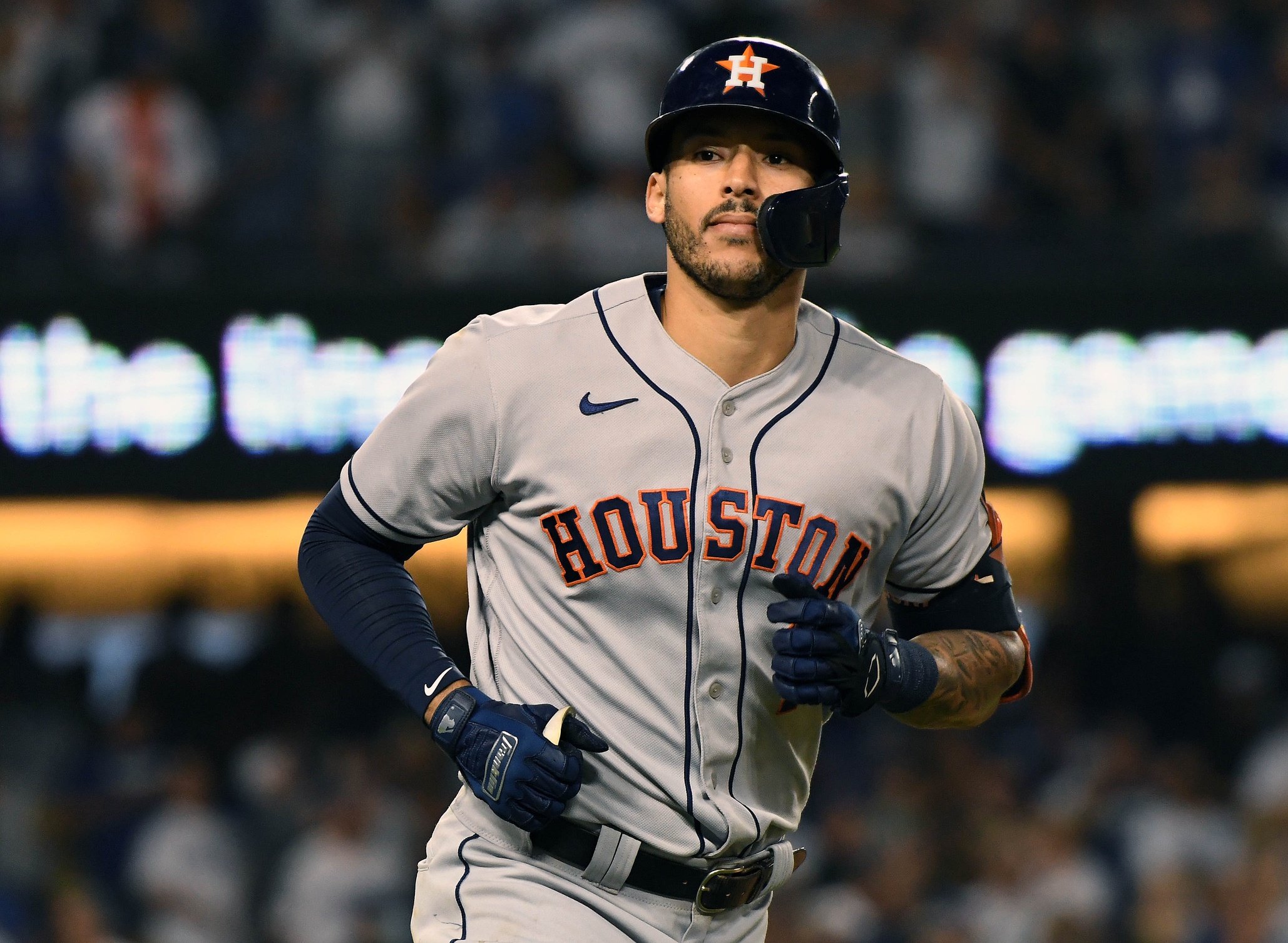 What Carlos Correa learned from a wild offseason with the Giants