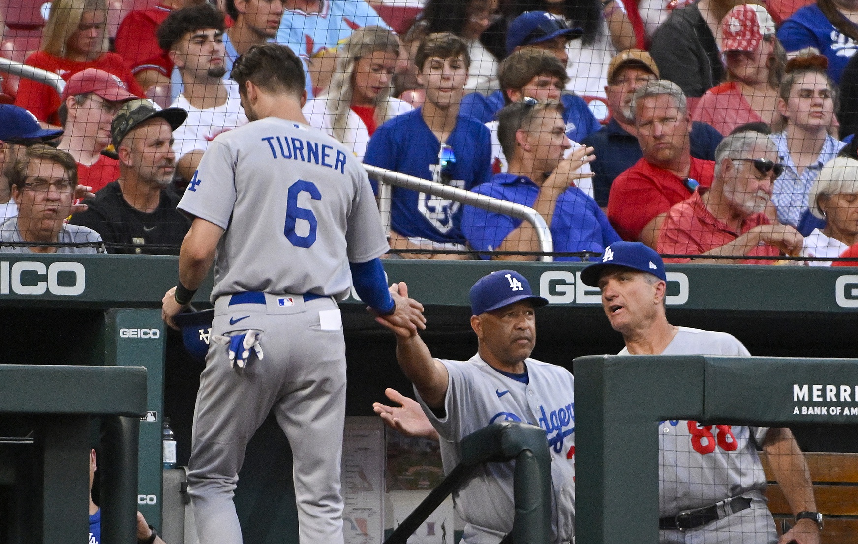 Report: Dave Roberts interviews for Los Angeles Dodgers' vacancy