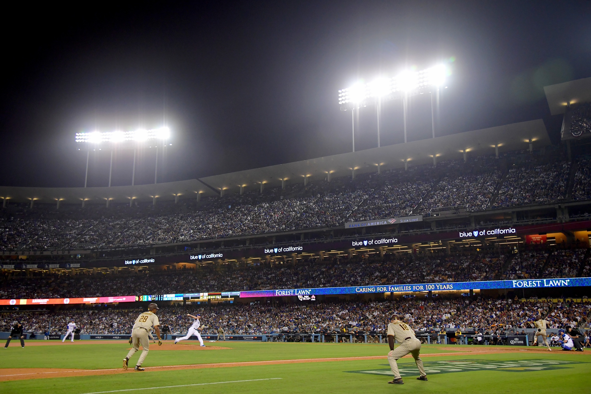 Dodgers announce Mookie Betts, Freddie Freeman-led 2023 promotions, drone  shows