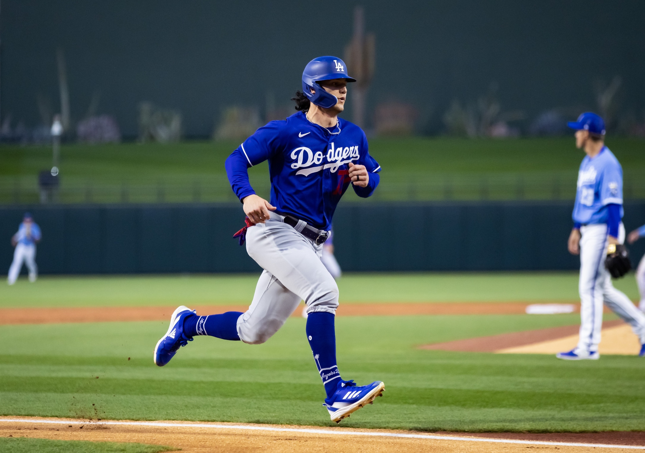 Who Will Take Dodgers Final Bench Spot? Will LA Trade For Another  Infielder, James Outman's Role! 