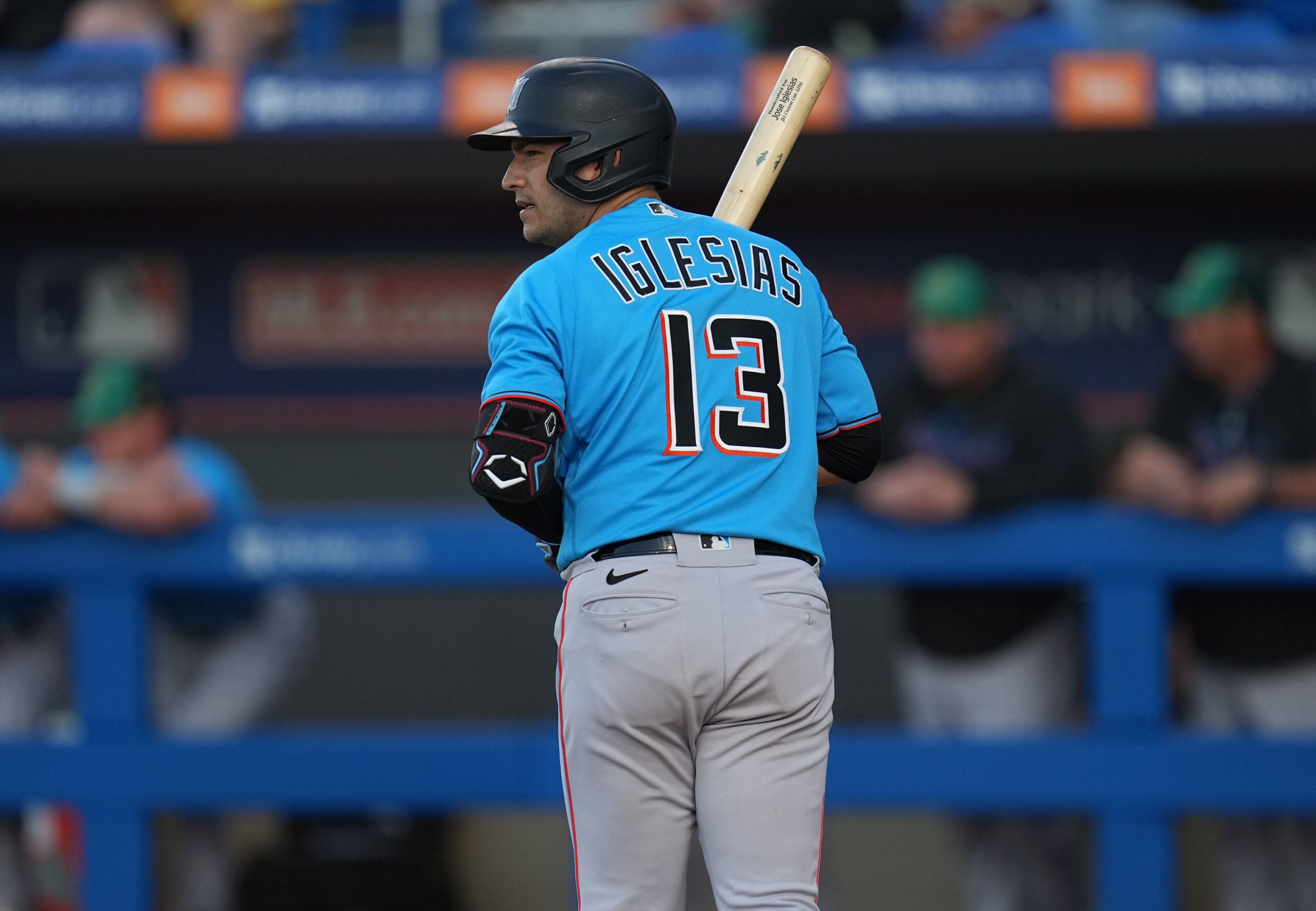 MLB News: Padres Sign Free Agent Shortstop Jose Iglesias to Minor League Deal