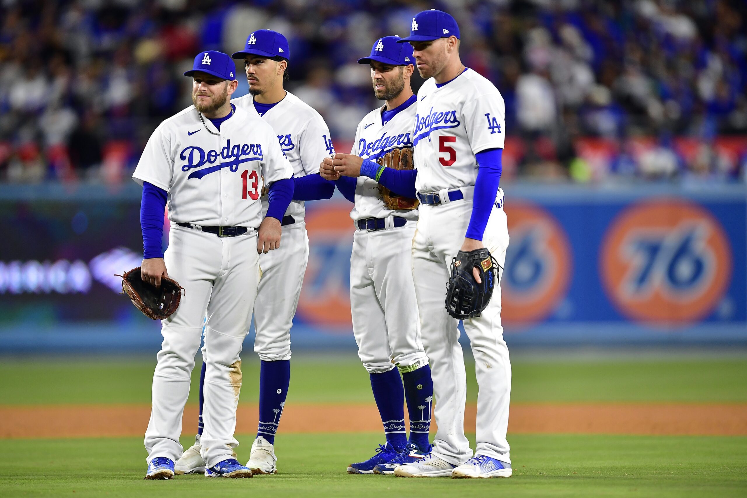 Chris Taylor pega hit de oro