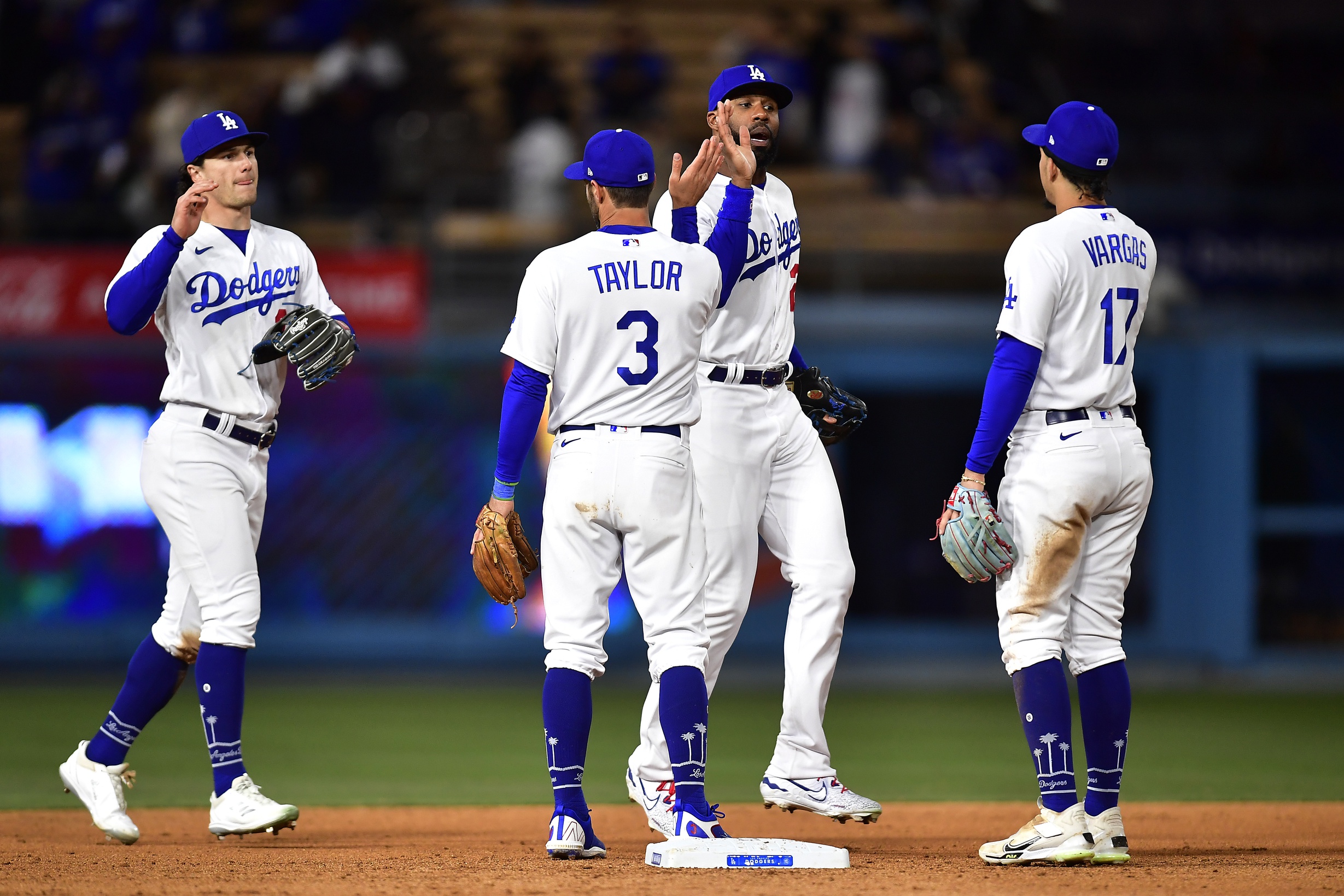 Dodgers Notes: LA Wins Heading into Off Day, Muncy & Heyward Showcase,  Injury Updates & More