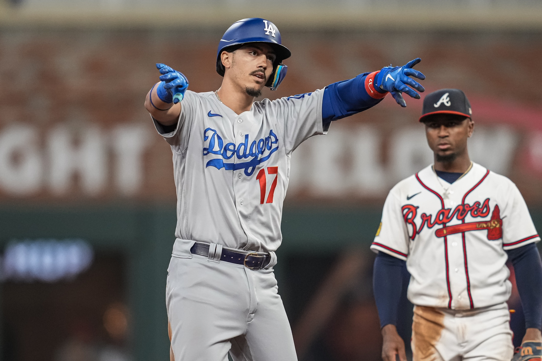 Dodgers' new veterans help Miguel Vargas prepare for rookie opportunity -  The Athletic
