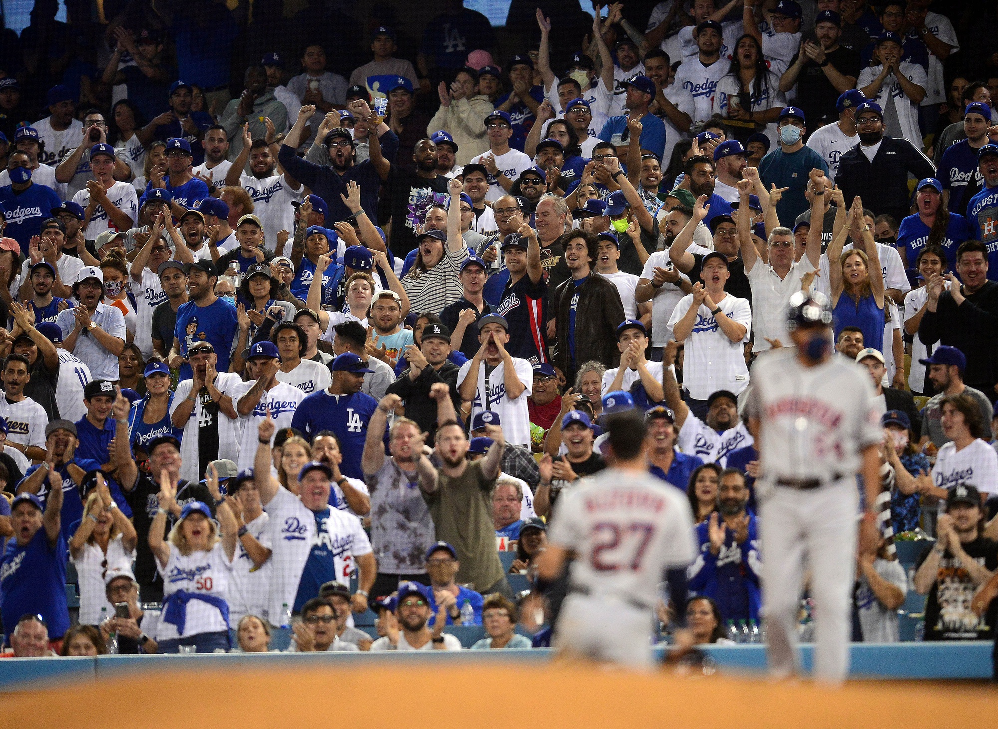 Dodger Fans Trash Kershaw Jerseys After Loss