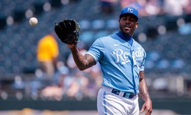 Kansas City Royals 'receiving calls' on Aroldis Chapman, 4 potential trade  landing spots