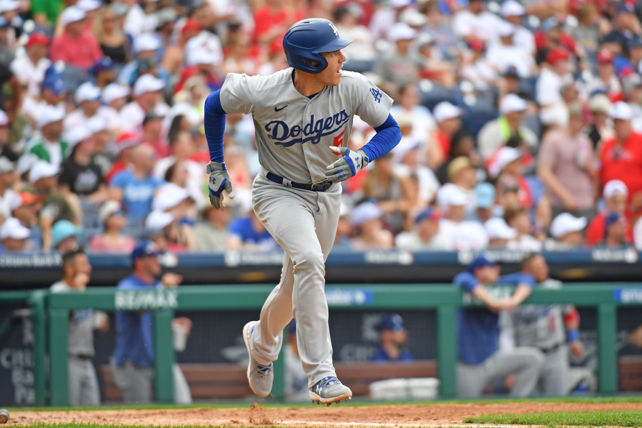 Freddie Freeman homers in loss to Dodgers