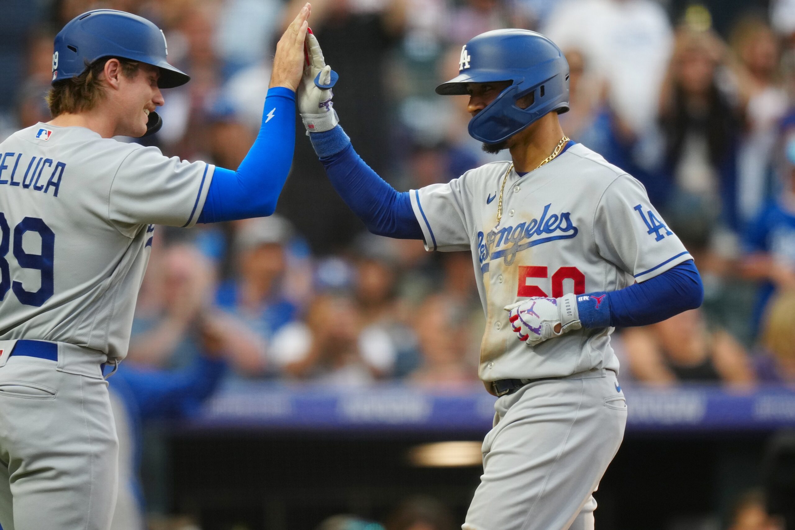 Dodgers' Jonny DeLuca makes back-to-back highlight reel grabs in Friday's  win