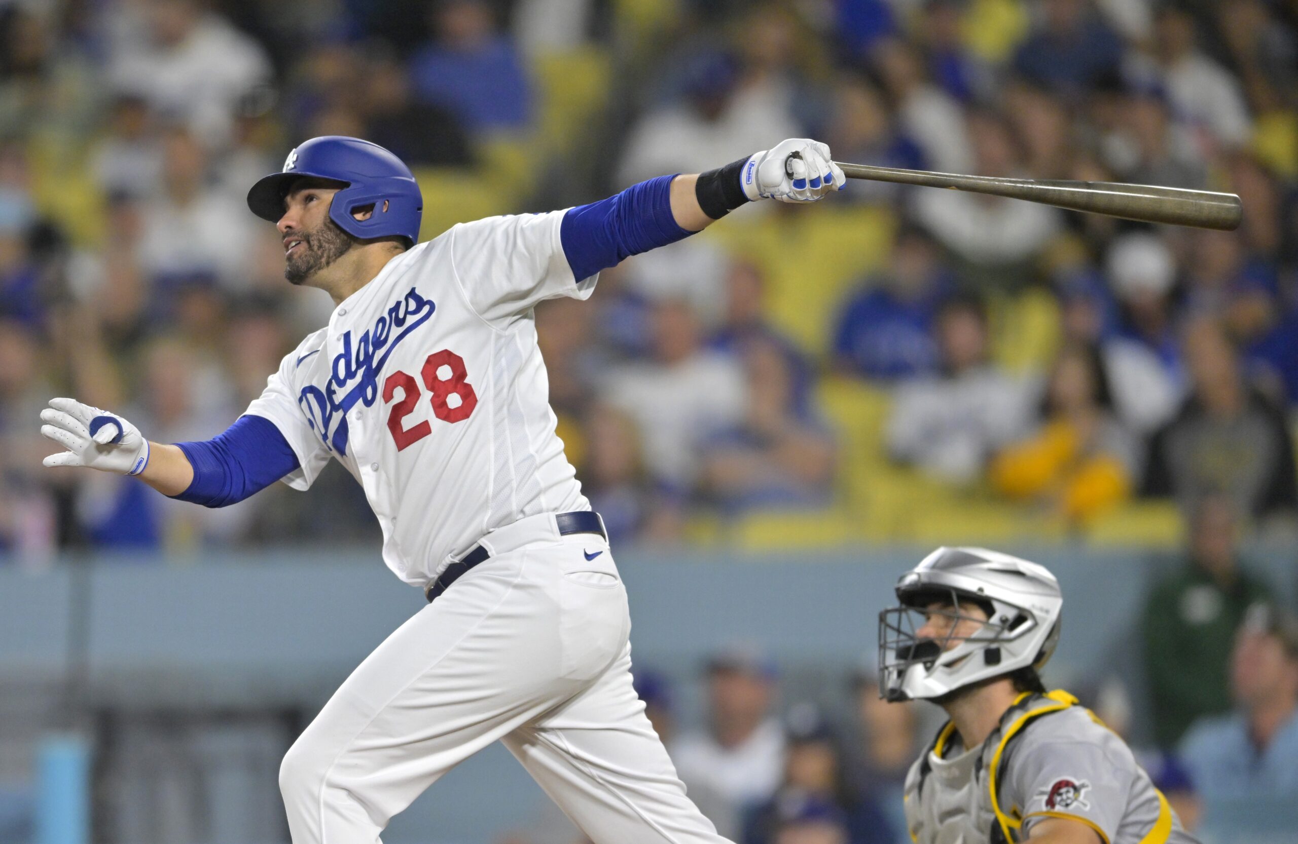 dodgers-news-jd-martinez-heading-to-il-with-groin-issue-michael-busch