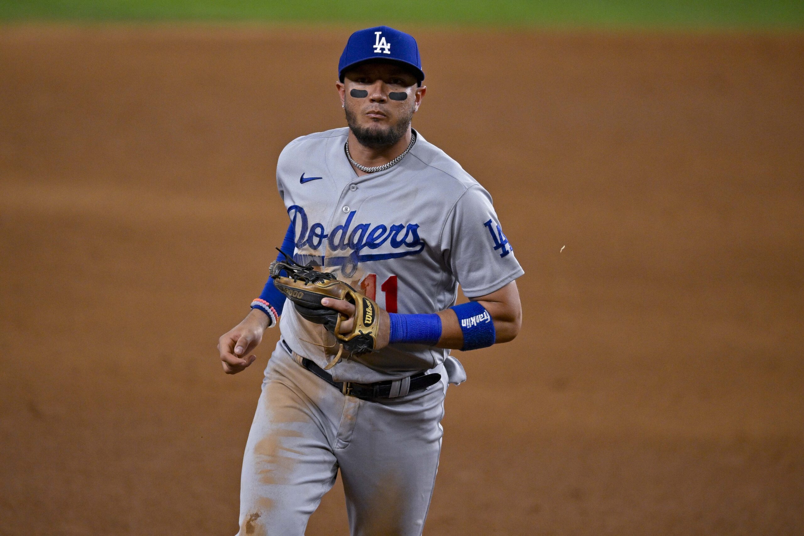 Dodgers Rumors: Insider Expects Miguel Rojas to Be Traded This ...