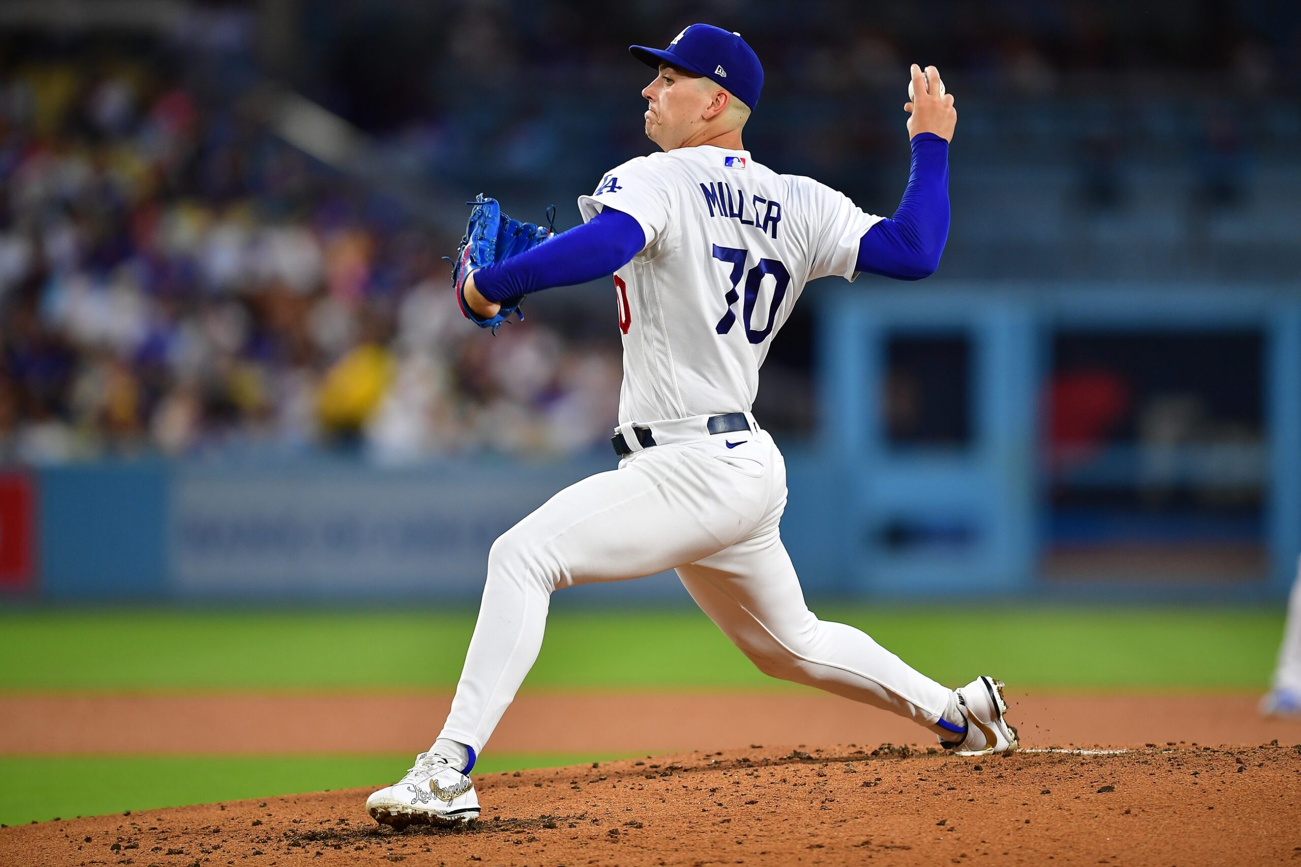 Dodgers news: Dave Roberts, starting pitching in question this