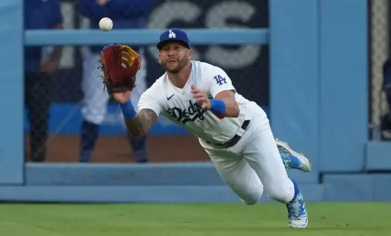 Dodgers News: David Peralta Named Finalist for Gold Glove Award in Left  Field