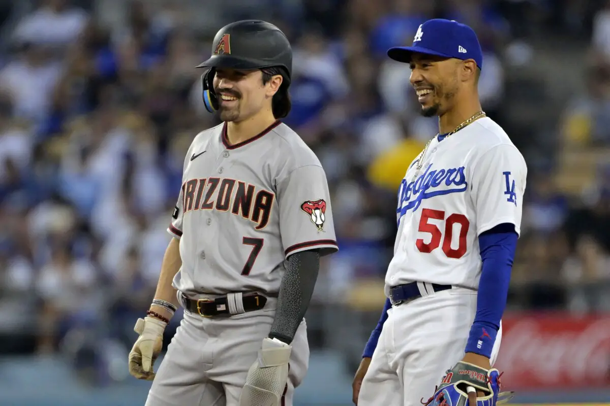 Dodgers Notes: Chris Taylor Loses, Mookie Betts at the World Series, Hyun-Seok Jang Update