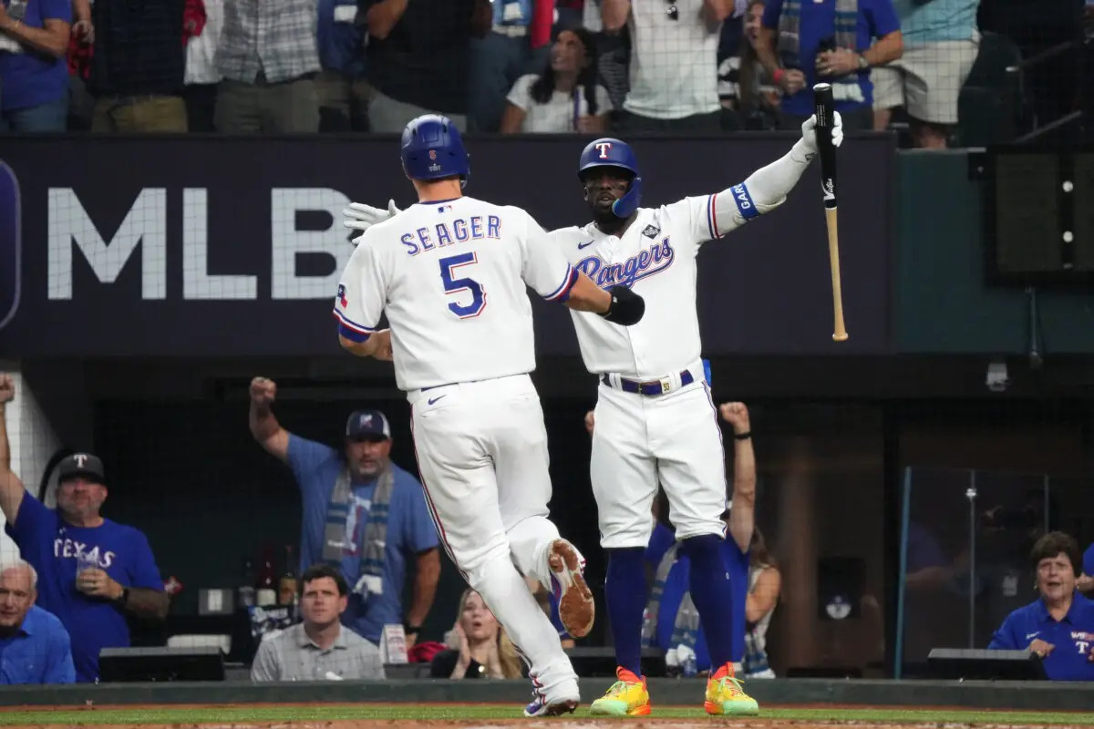 Dodgers Fans React to Corey Seager Hitting 9th Inning, Game-Tying Home ...