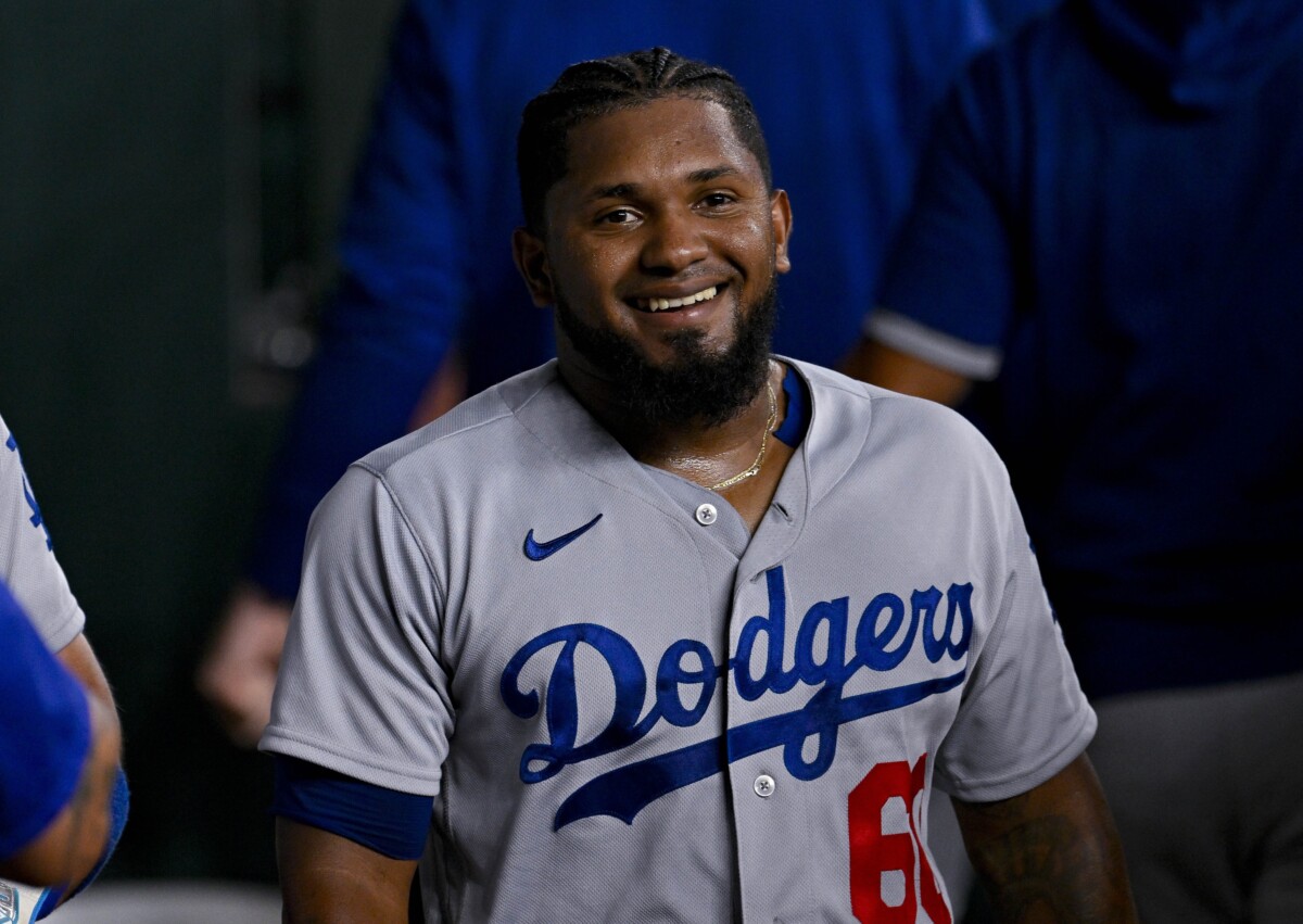 Former Dodgers Infielder Yonny Hernandez Signs Minor League Deal With NL Squad