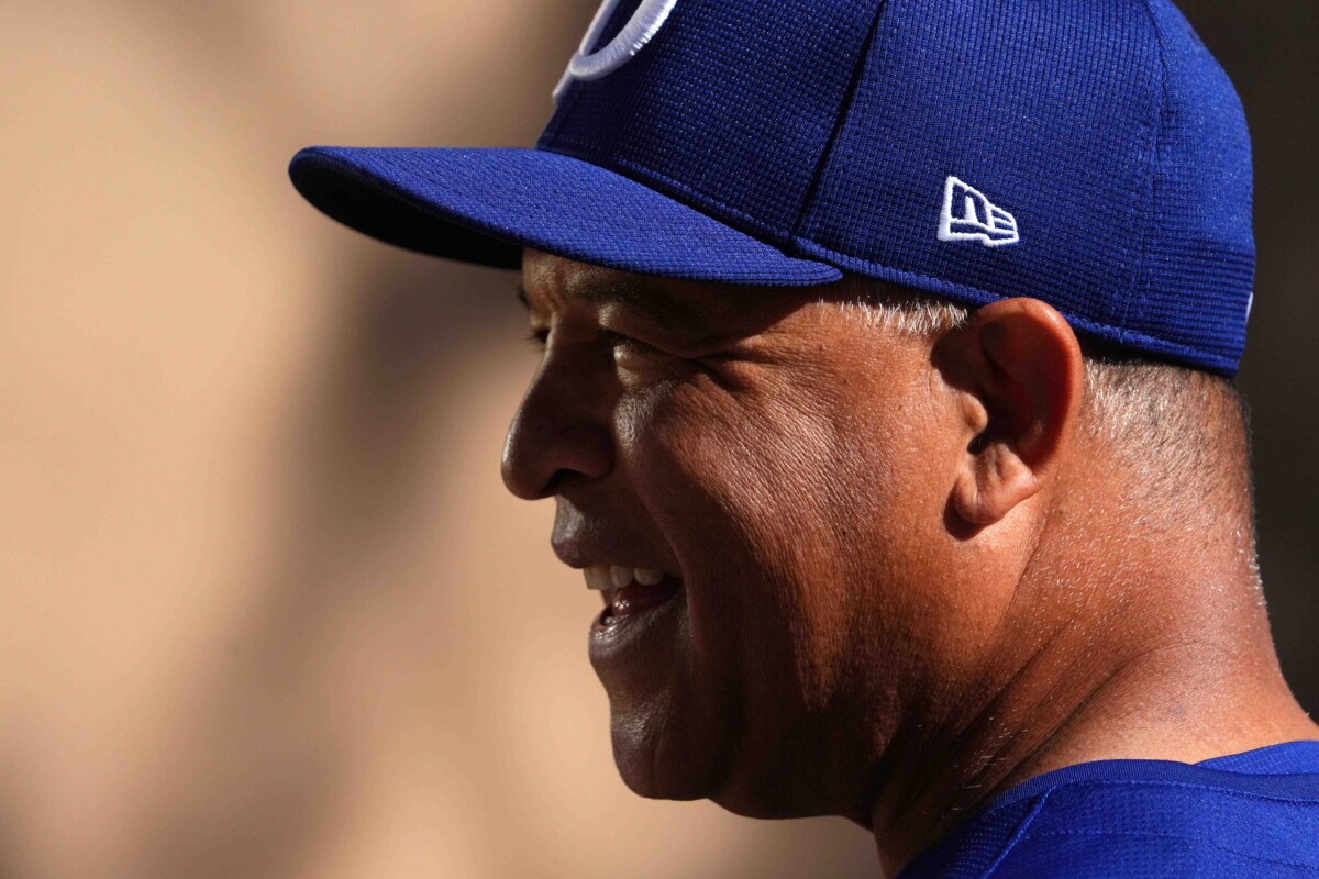 Dodgers’ Dave Roberts Has Hilarious Response to PitchCom Issue on Sunday Night Baseball
