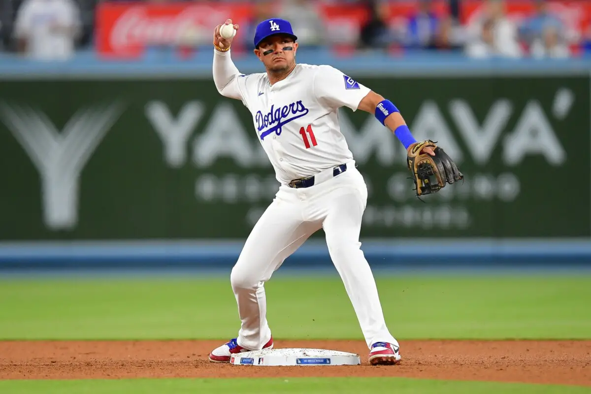 Miguel Rojas Wants to Retire With Dodgers, Join Coaching Staff