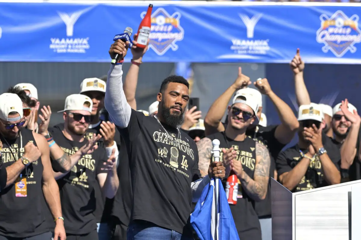 Teoscar Hernandez Cries While Addressing Dodgers Fans at World Series Parade