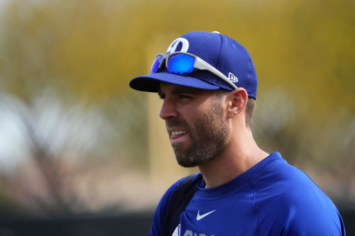 Dave Roberts Noncommittal on Chris Taylor’s Role for Dodgers in 2025