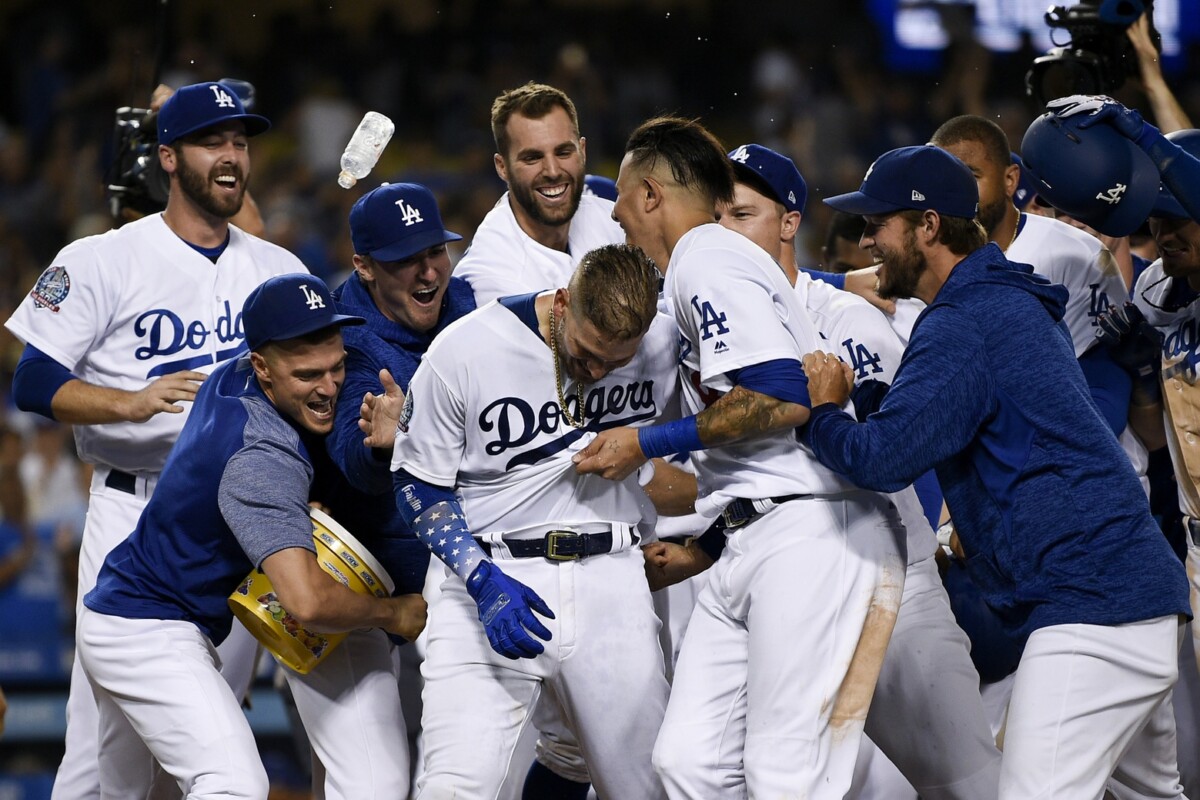 Former Dodgers All-Star Considering Retirement: Report